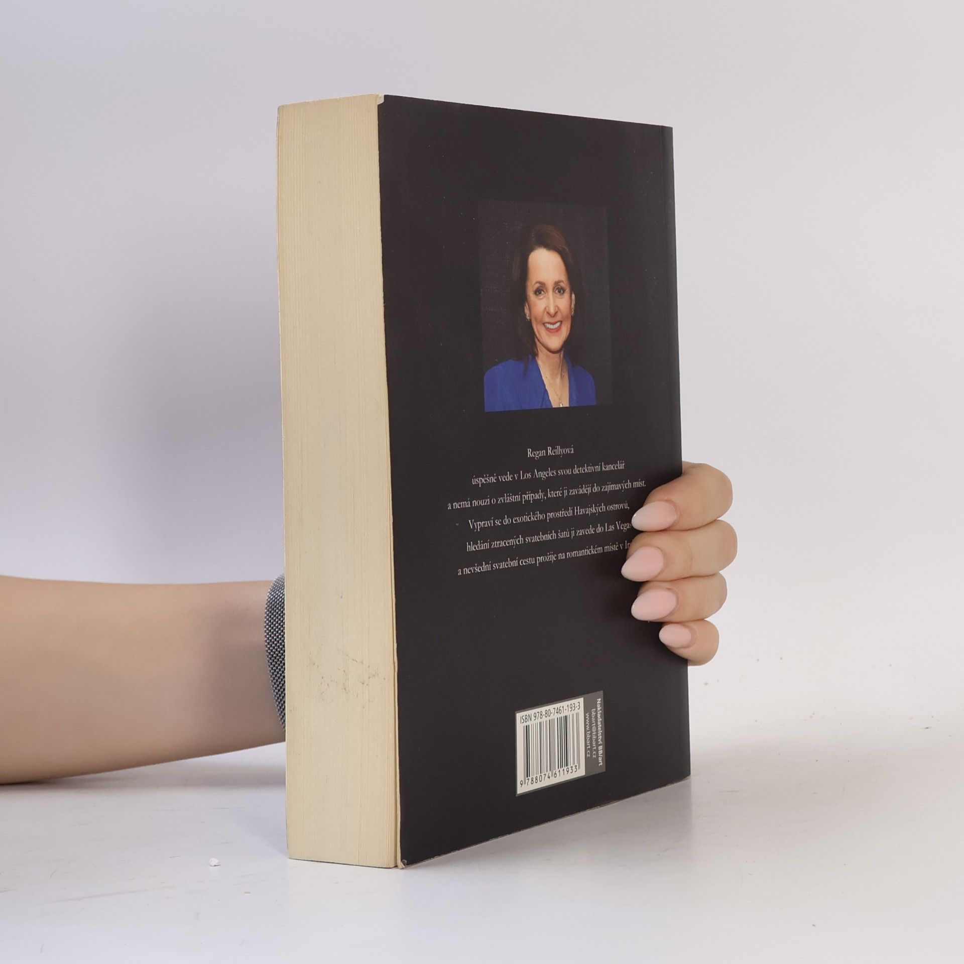 Carol Higgins Clark Mrtvá na pláži ; Případ pro dva ; Krajka : Carol Higgins Clarková omnibus : v hlavní roli Regan Reillyová Carol Higgins Clarková omnibus V hlavní roli Regan Reillyová Případ pro dva Krajk