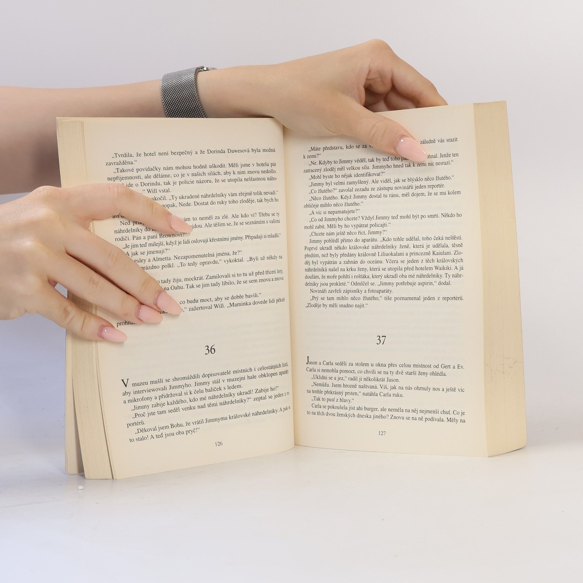Carol Higgins Clark Mrtvá na pláži ; Případ pro dva ; Krajka : Carol Higgins Clarková omnibus : v hlavní roli Regan Reillyová Carol Higgins Clarková omnibus V hlavní roli Regan Reillyová Případ pro dva Krajk