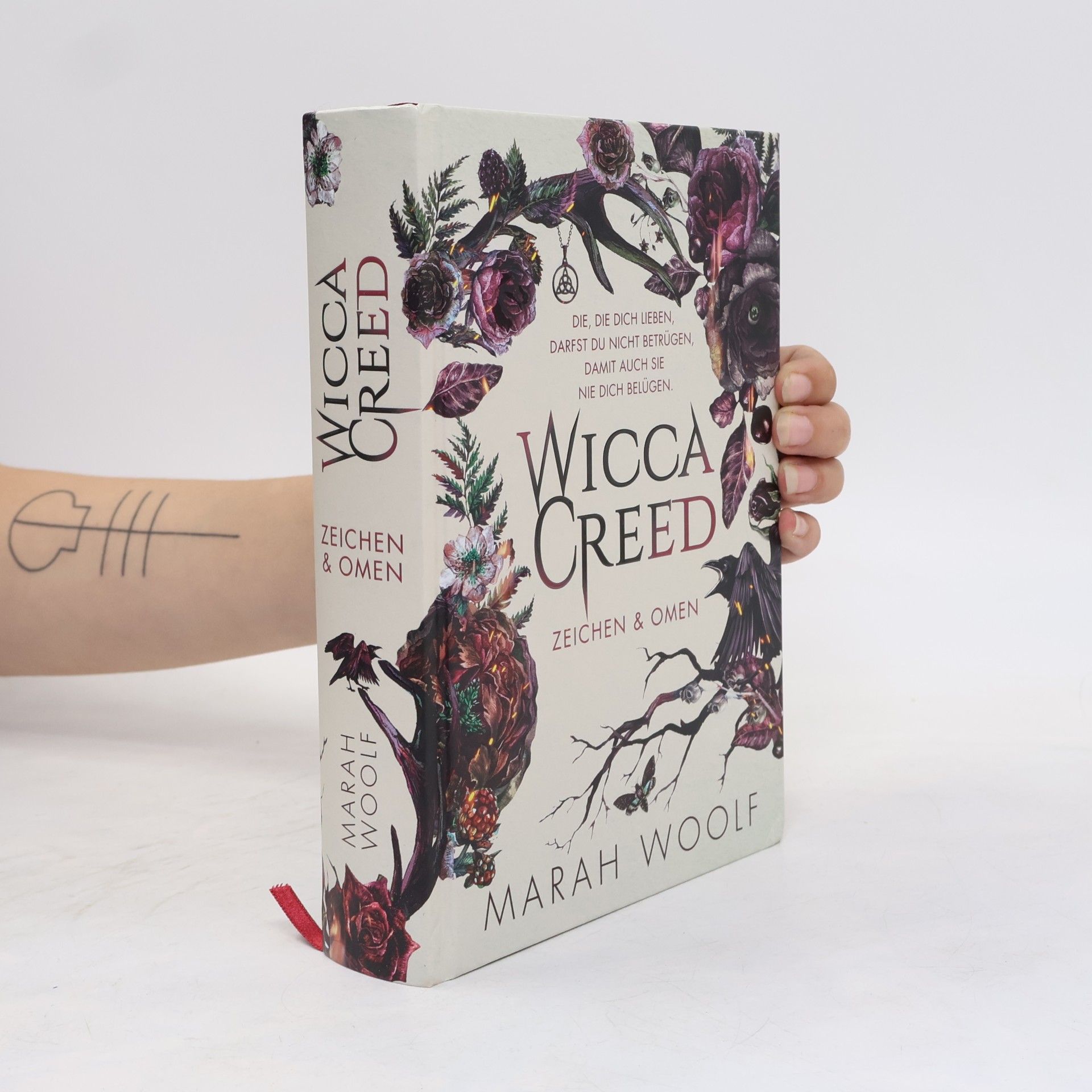 Marah Woolf WiccaCreed. Zeichen & Omen