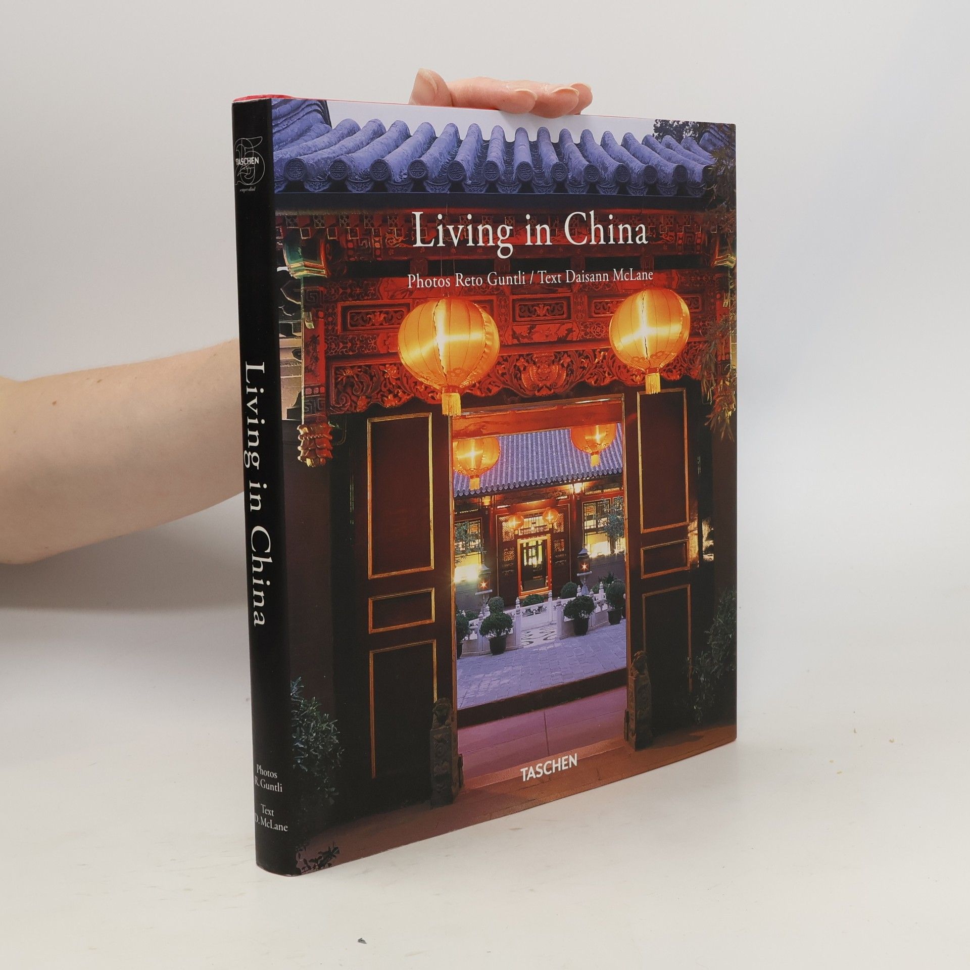 Reto Gunti Living in China