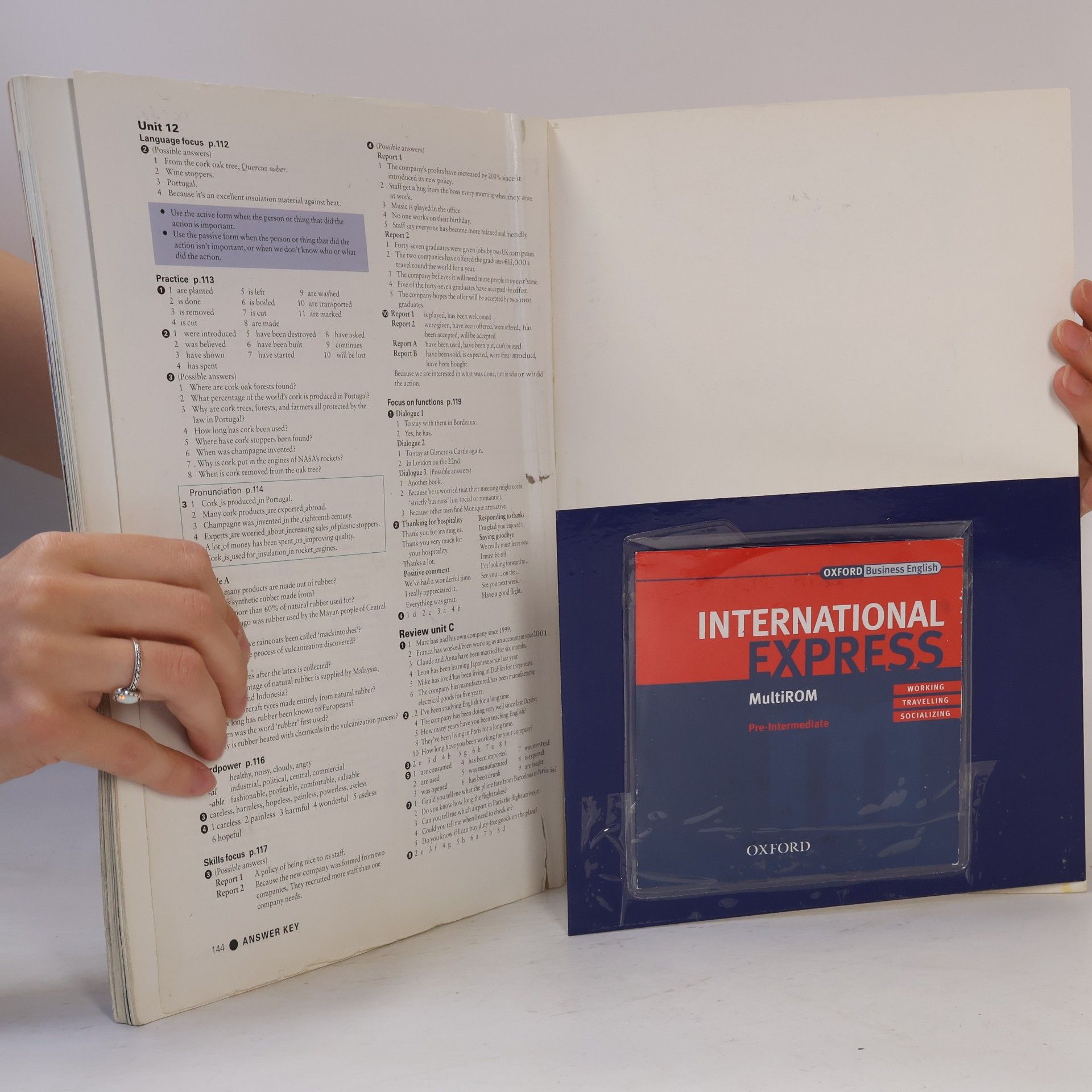 Liz Taylor New International Express Pre-Intermediate. Student's book