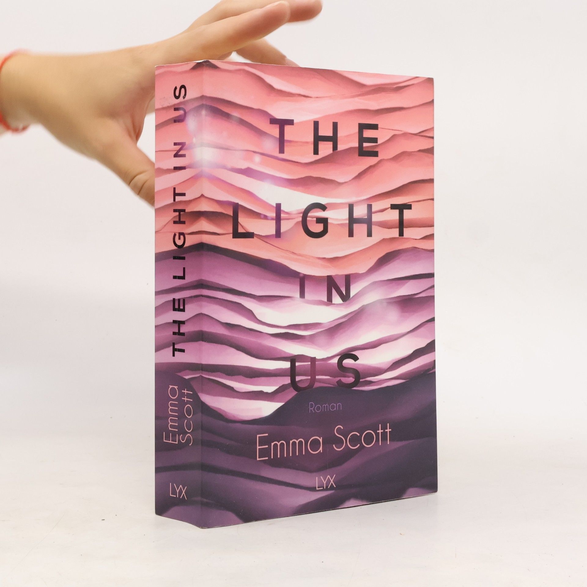 Emma Scott The light in us