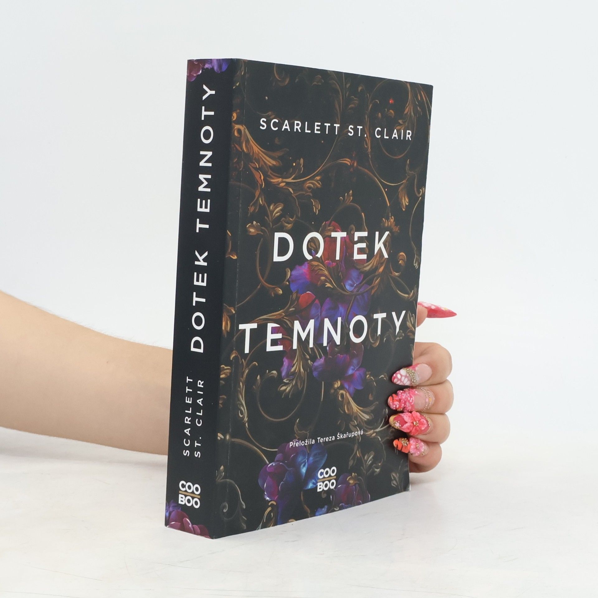 Scarlett St. Clair Dotek temnoty