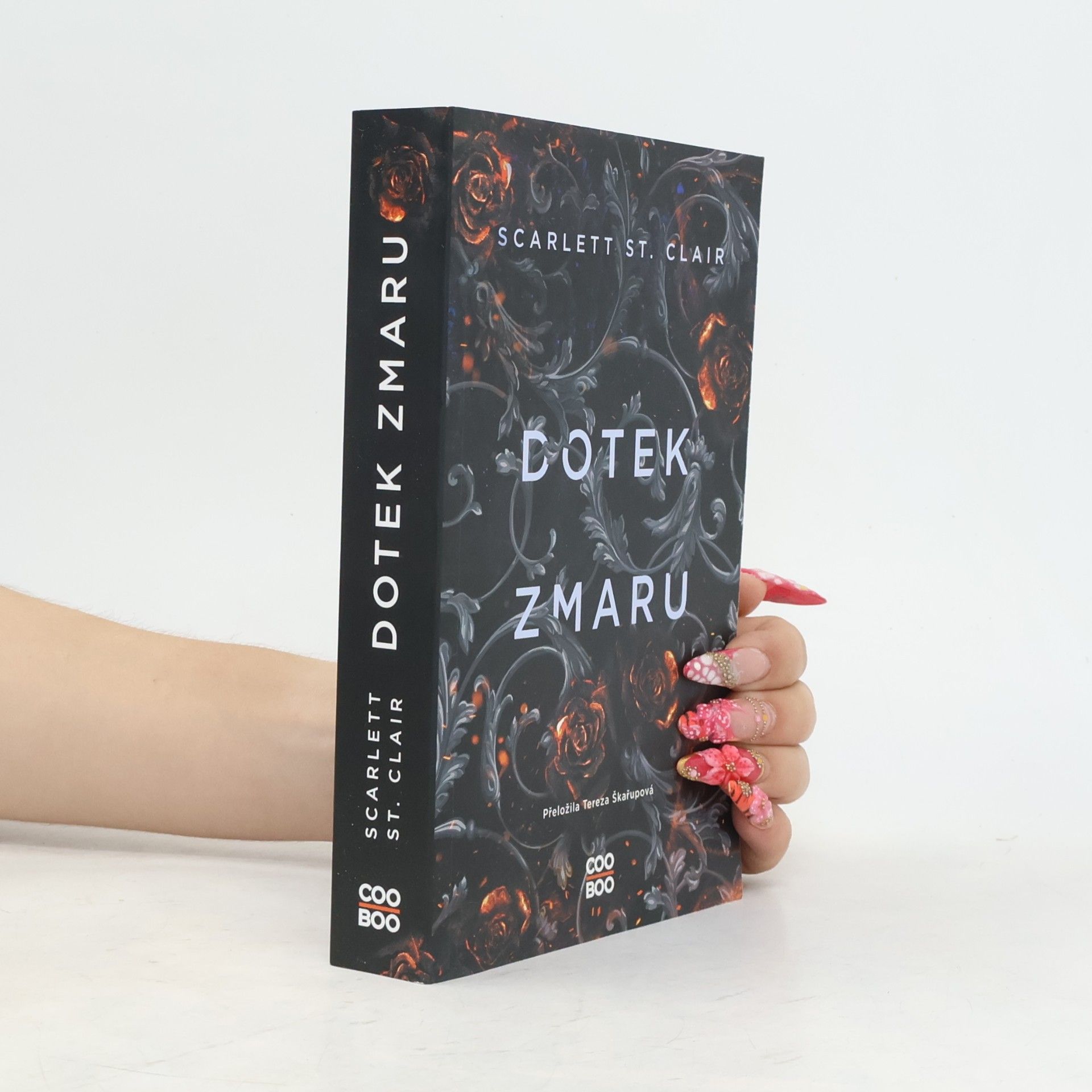 Scarlett St. Clair Dotek zmaru