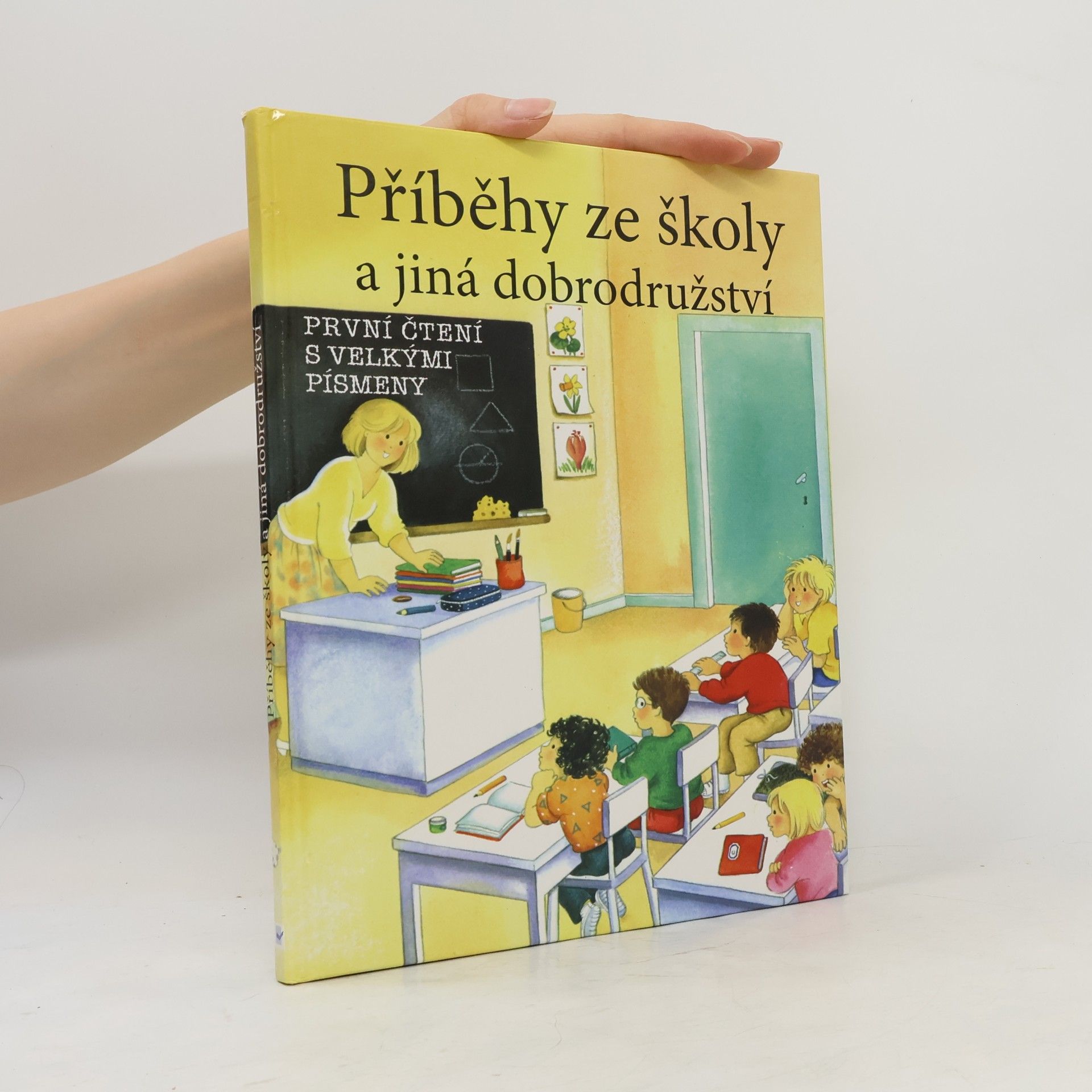 Valériane Macías Příběhy ze školy a jiná dobrodružství. První čtení s velkými písmeny