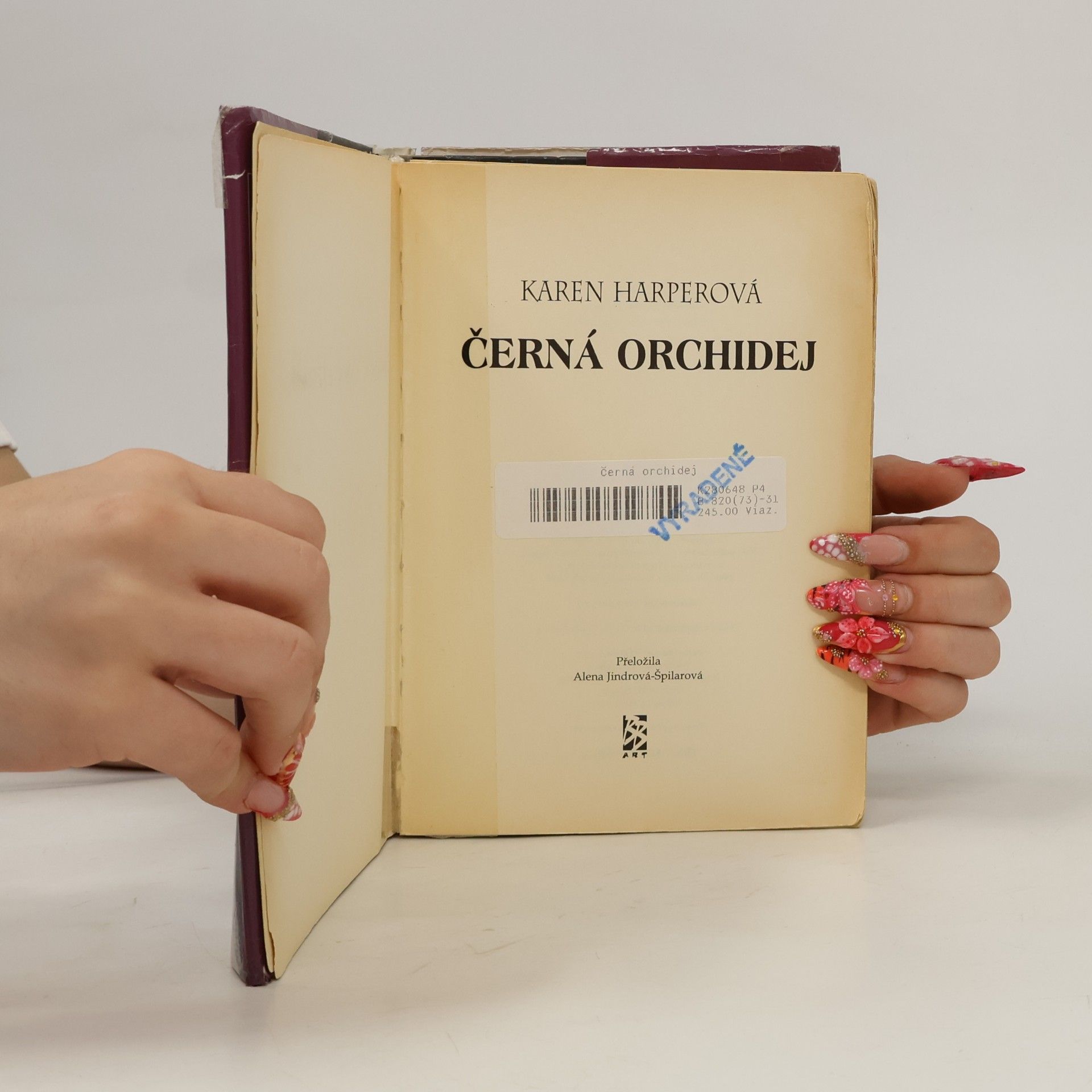 Karen Karen S. Harper Černá orchidej