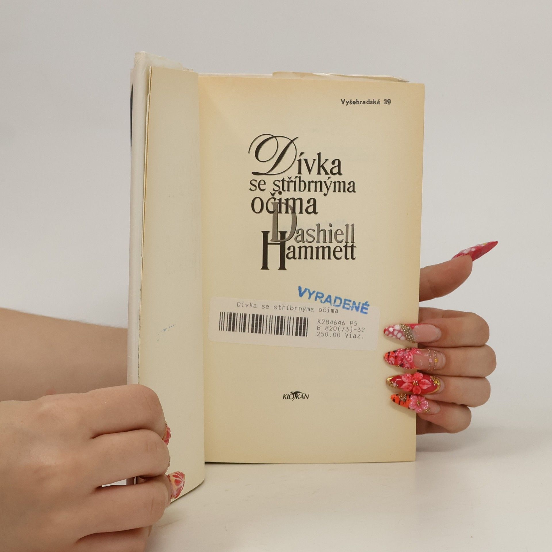 Dashiell Hammett Dívka se stříbrnýma očima