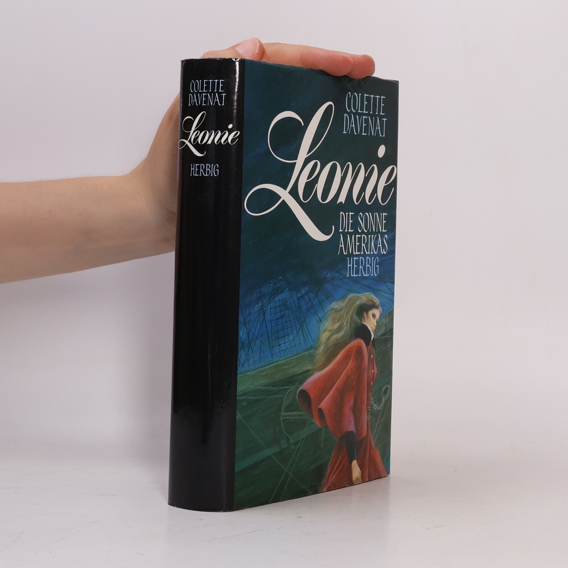 Colette Davenat Leonie