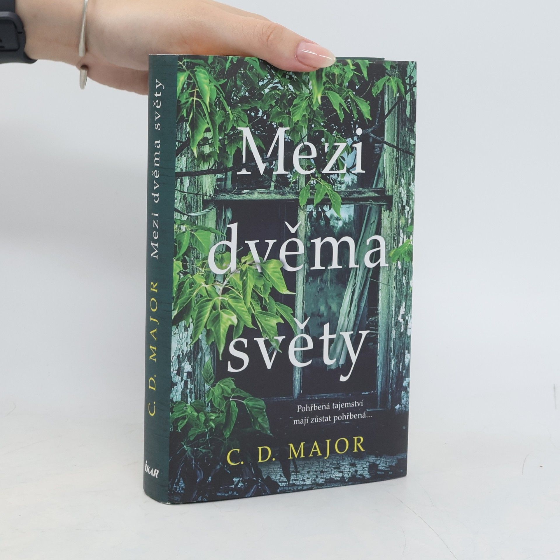 C. D. Major Mezi dvěma světy
