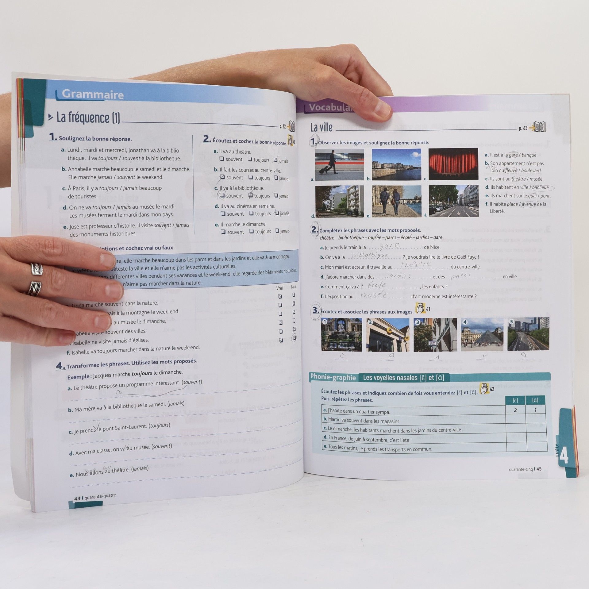 Pierre Yves Roux Édito : méthode de français : cahier d'activités. A1