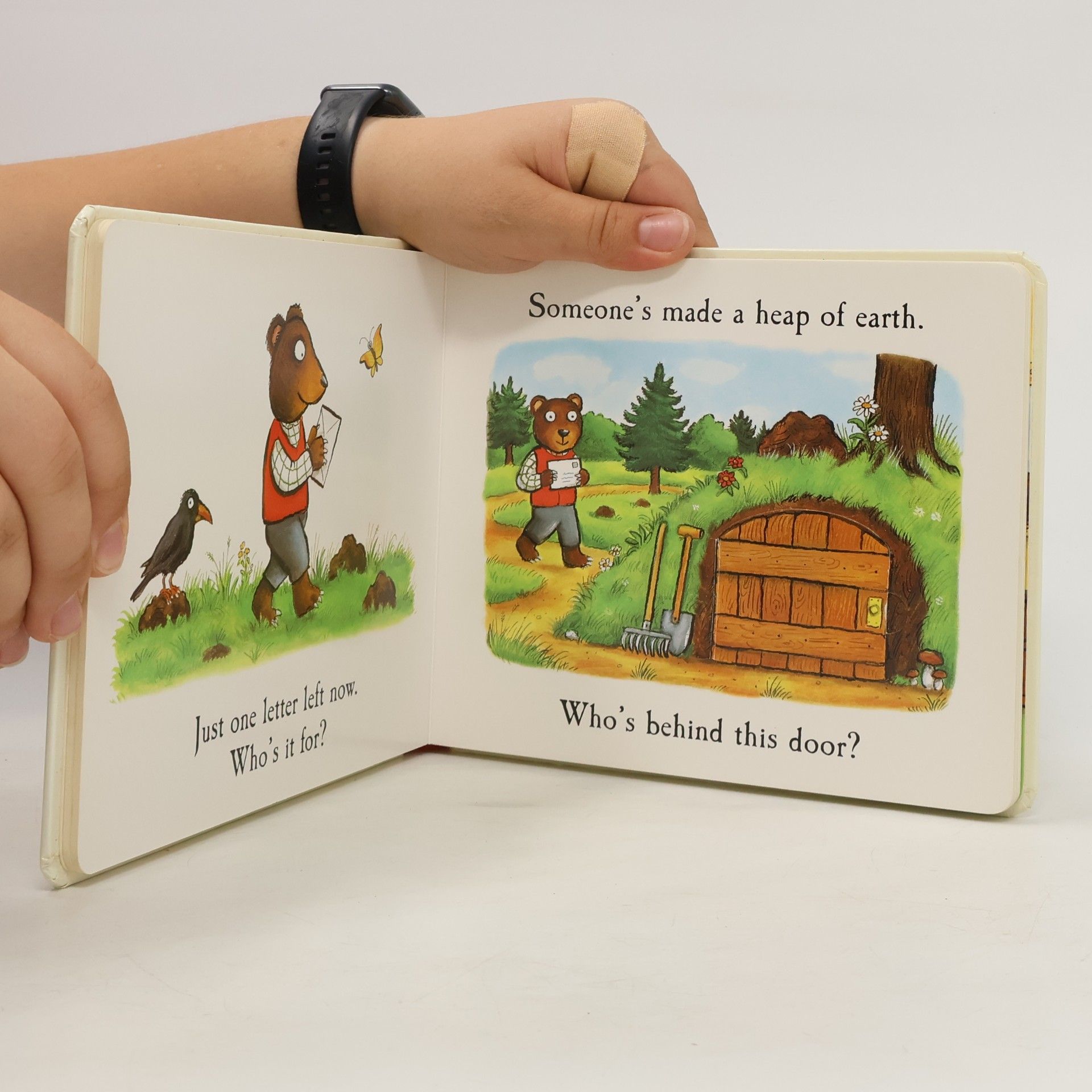 Axel Scheffler Postman Bear