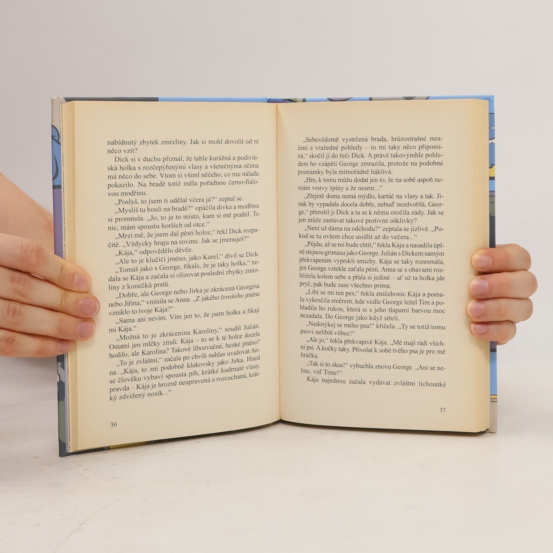 Enid Blyton Správná pětka už v tom zase lítá