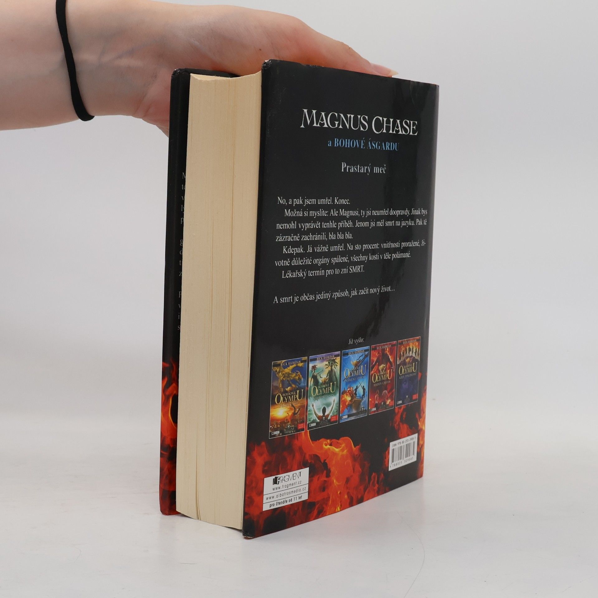 Rick Riordan Magnus Chase a bohové Ásgardu. Prastarý meč
