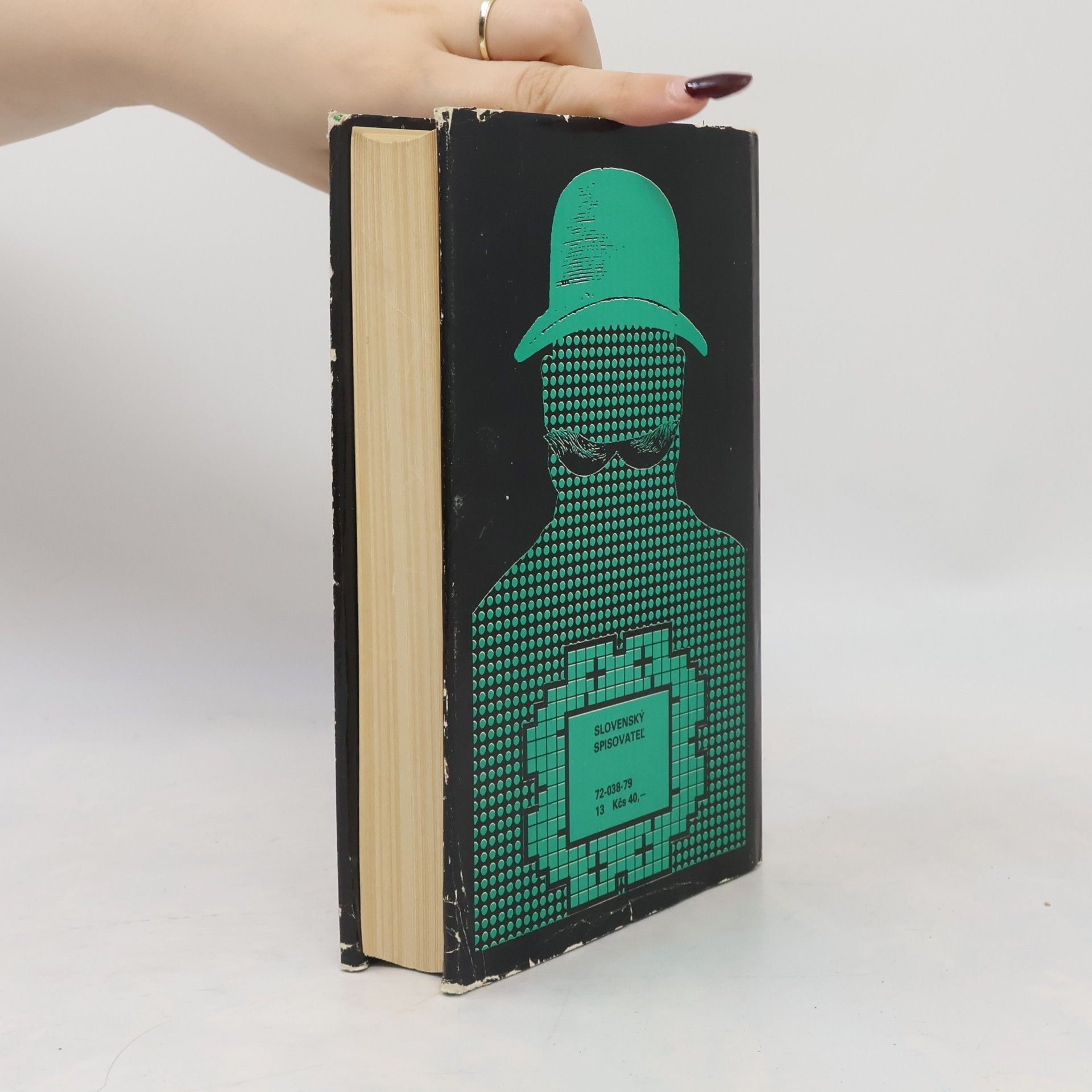 Agatha Christie Zlo pod slnkom. Po pohrebe. Mačka medzi holubmi