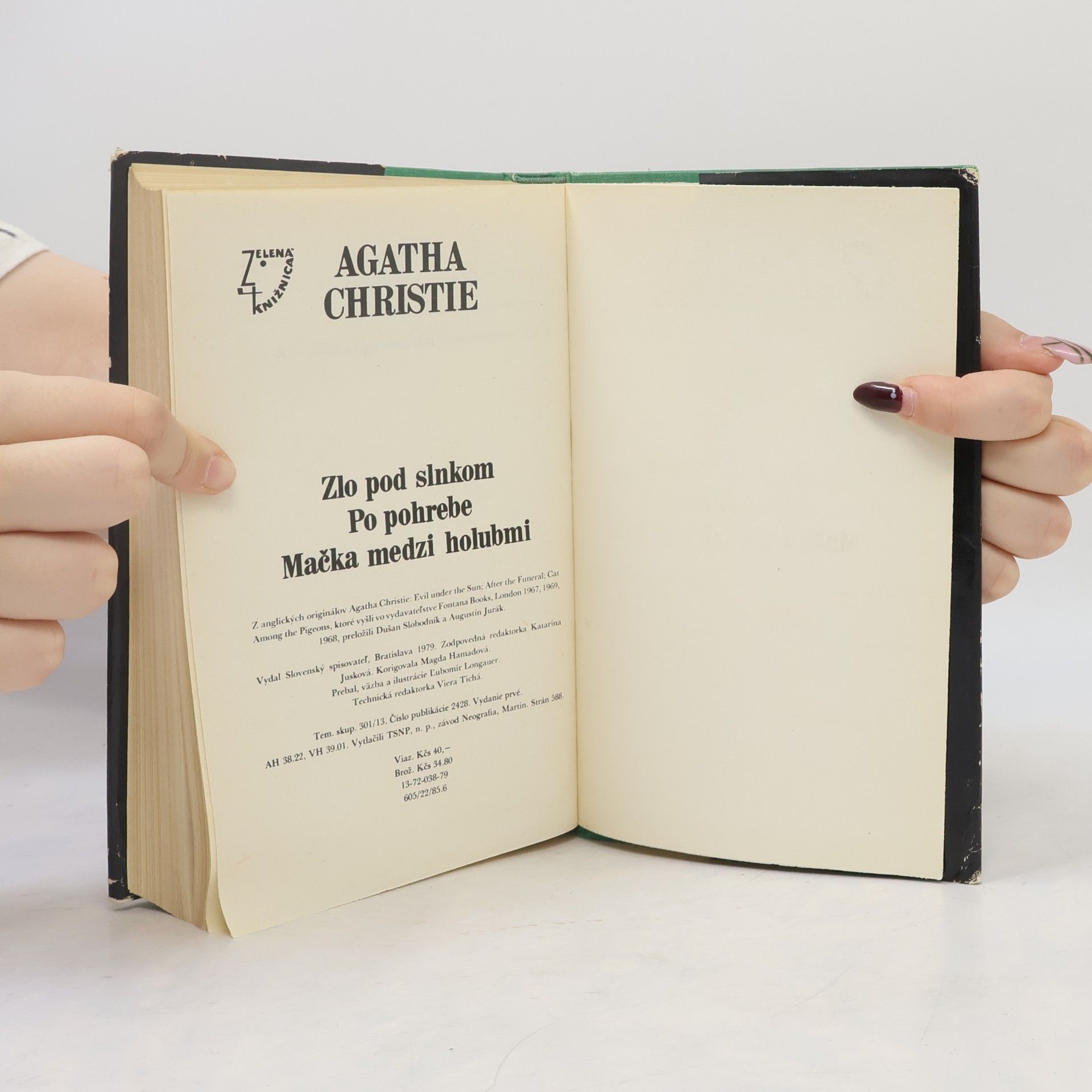 Agatha Christie Zlo pod slnkom. Po pohrebe. Mačka medzi holubmi