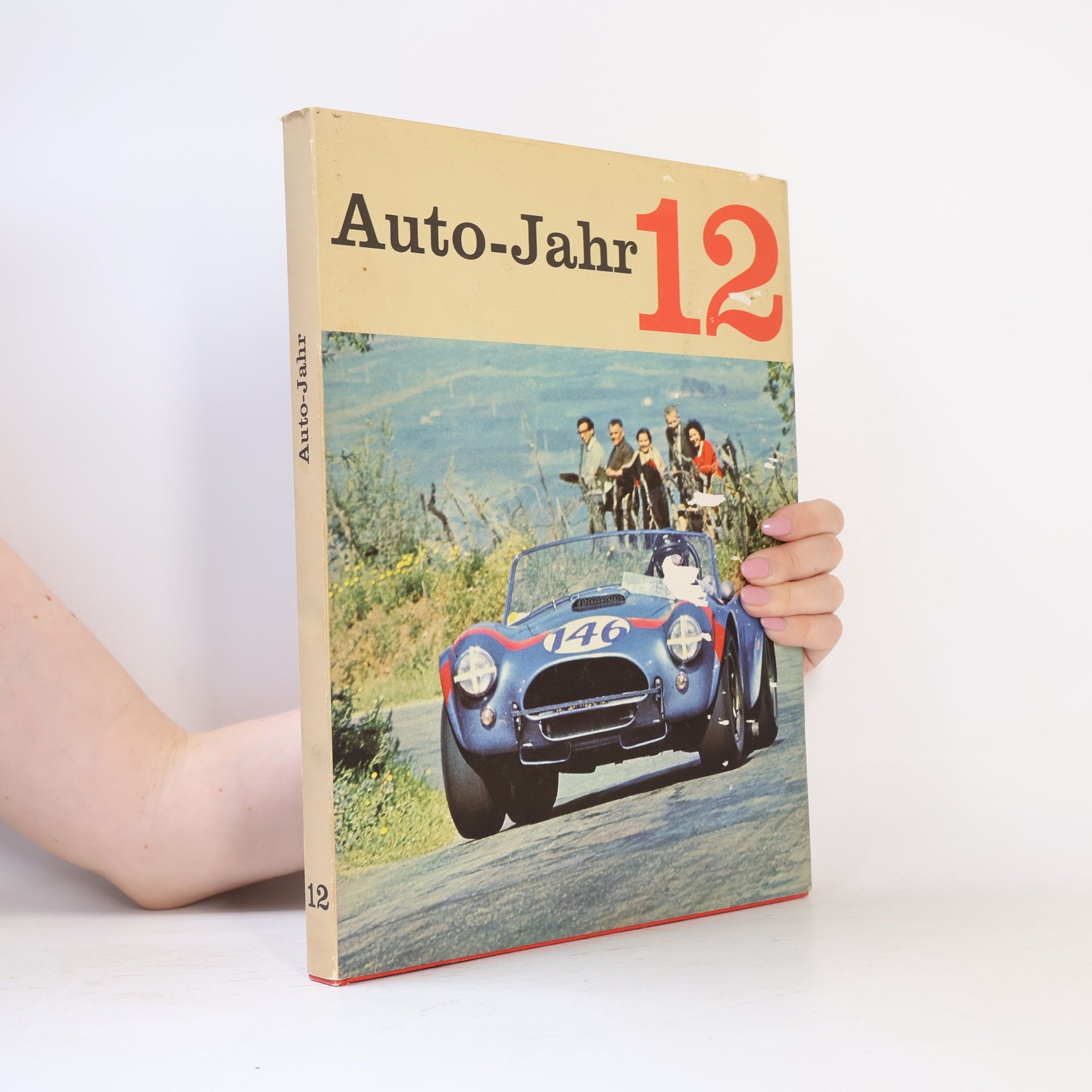 kolektiv Auto-Jahr 12