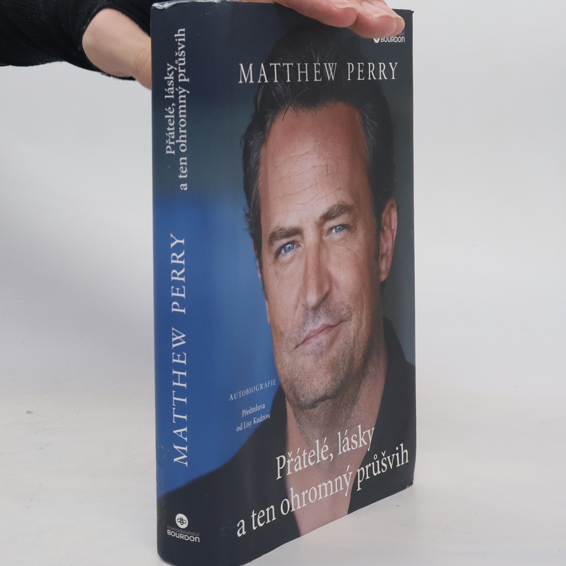 Matthew Perry Přátelé, lásky a ten ohromný průšvih