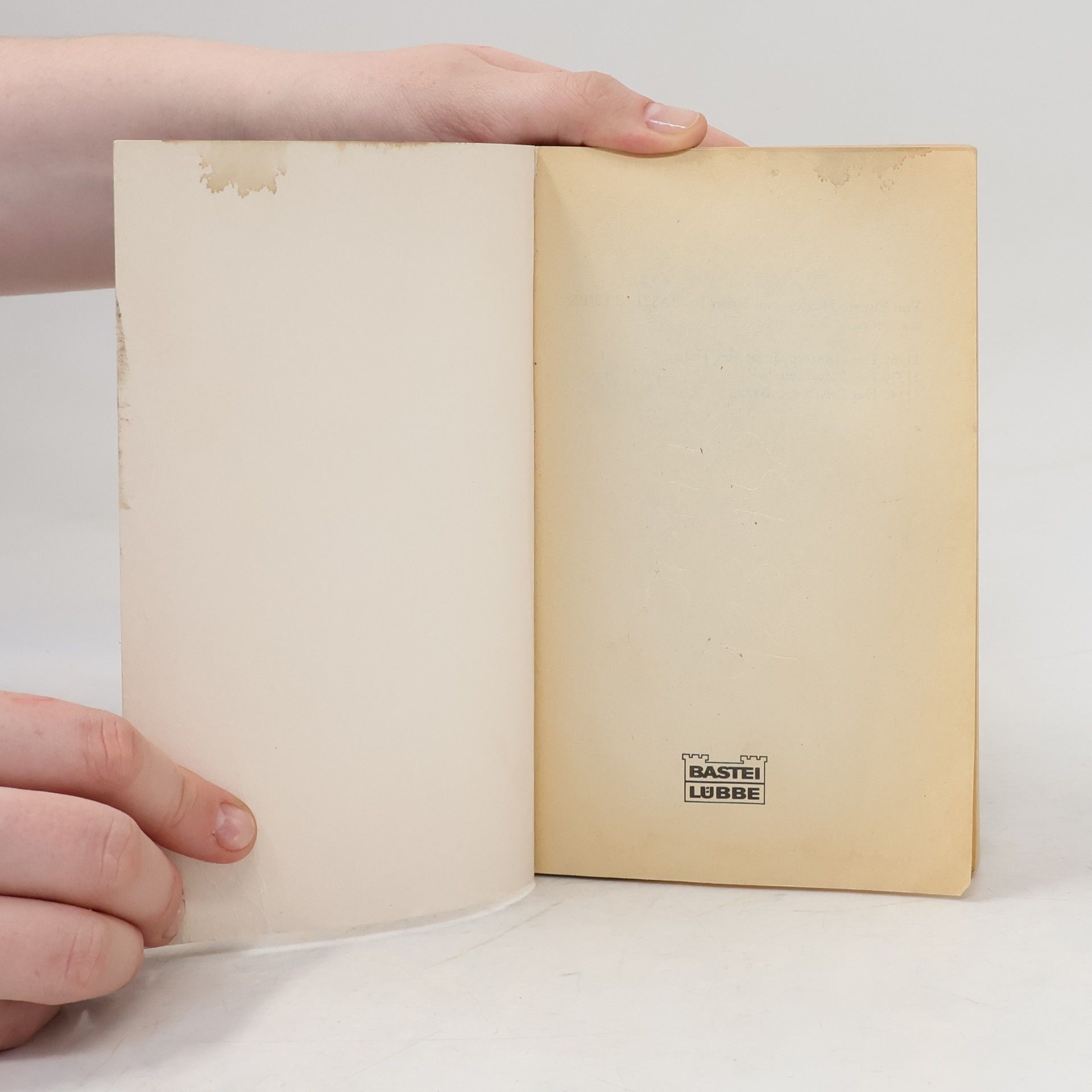 Elspeth Joscelin Grant Huxley In der Hitze des Mittags. Rückkehr nach Afrika.