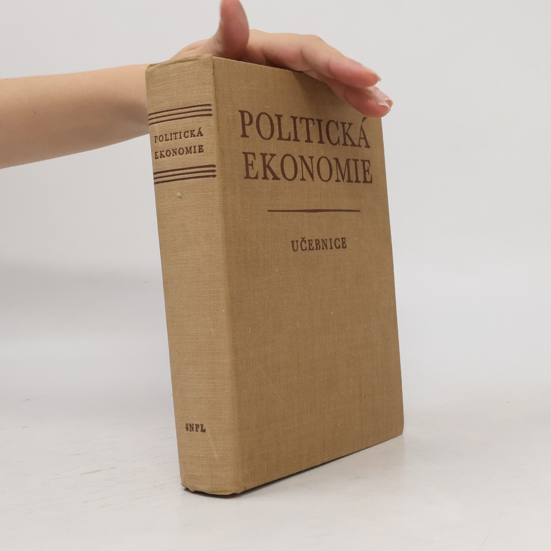 AA.VV. Politická ekonomie