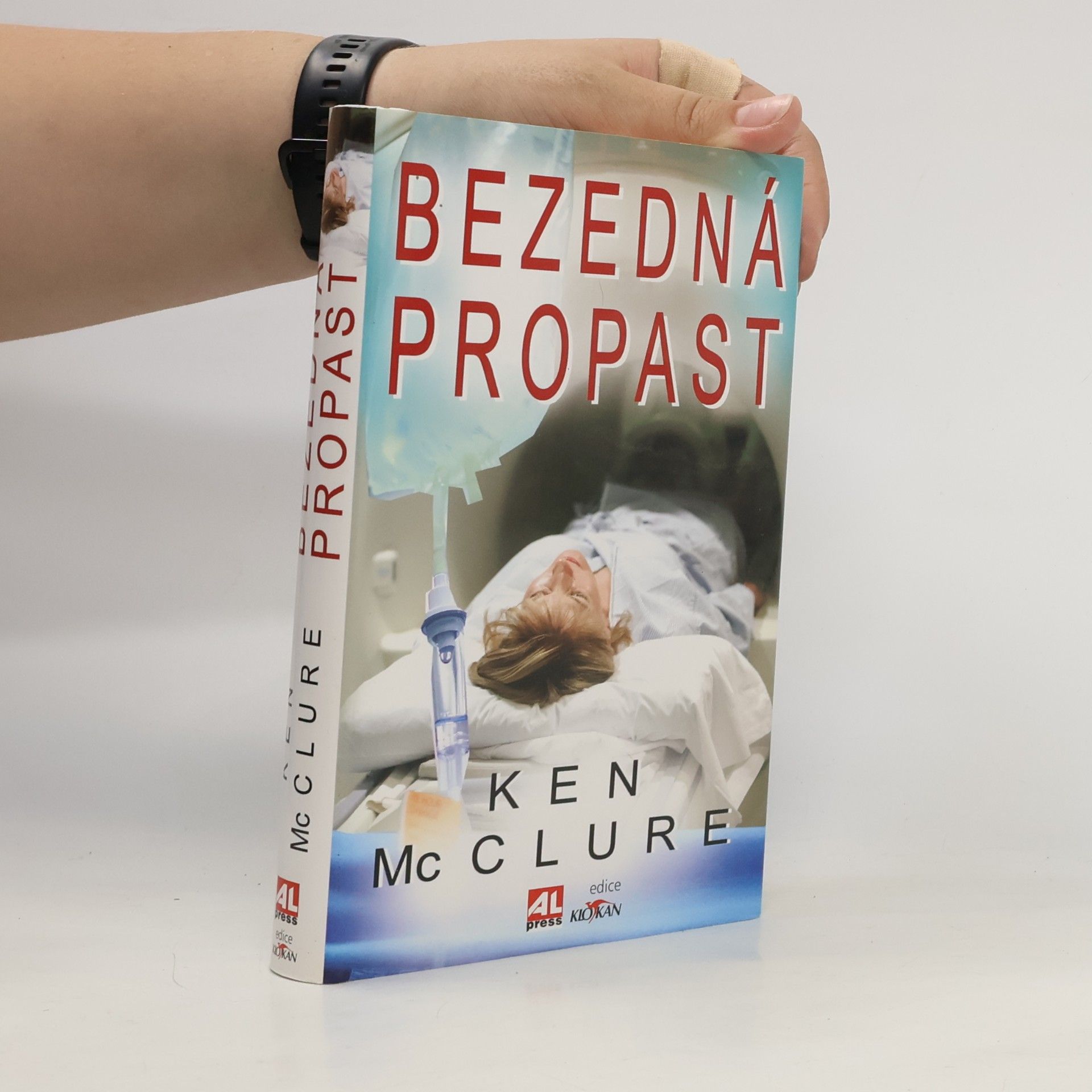 Ken McClure Bezedná propast