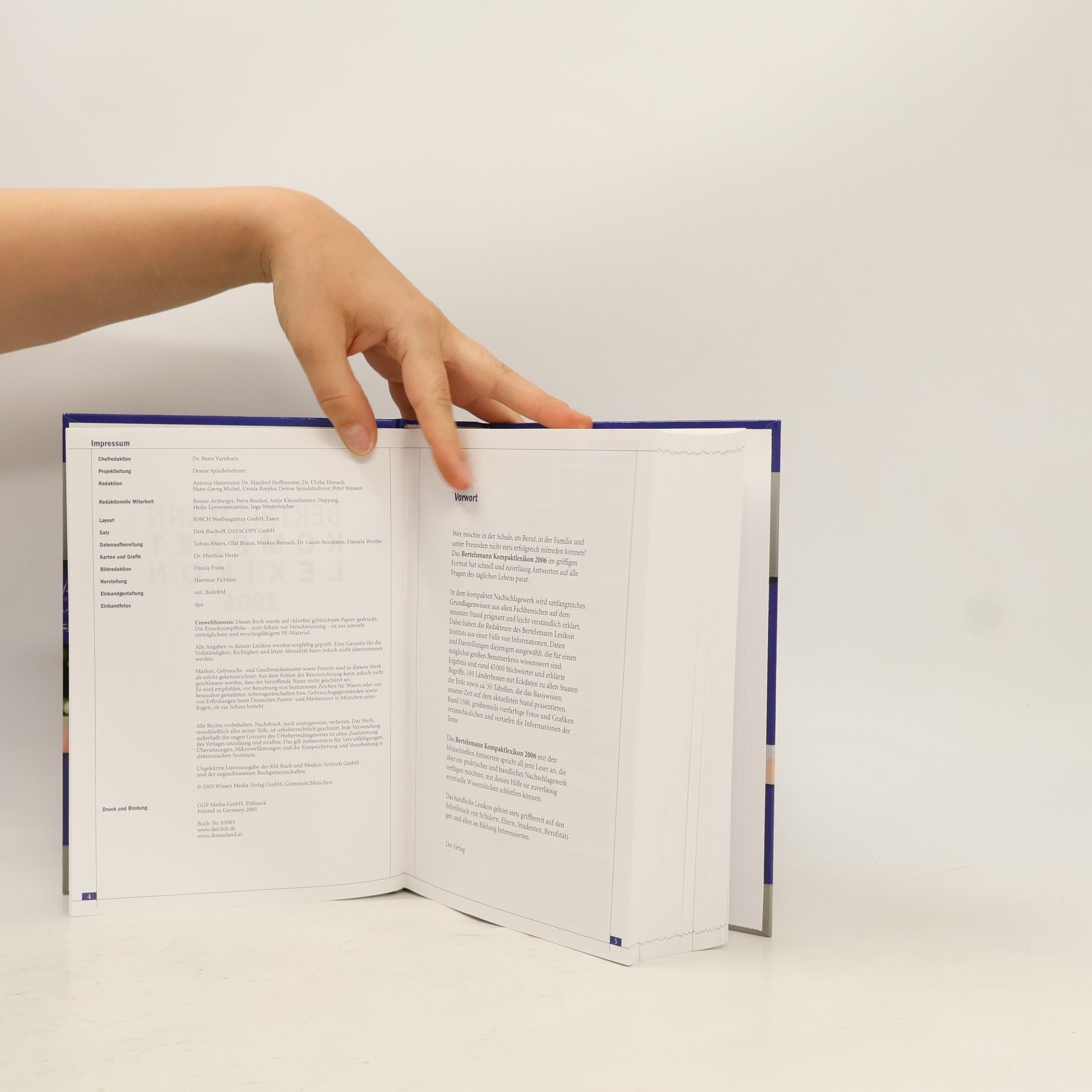 Various authors Bertelsmann Kompakt Lexikon