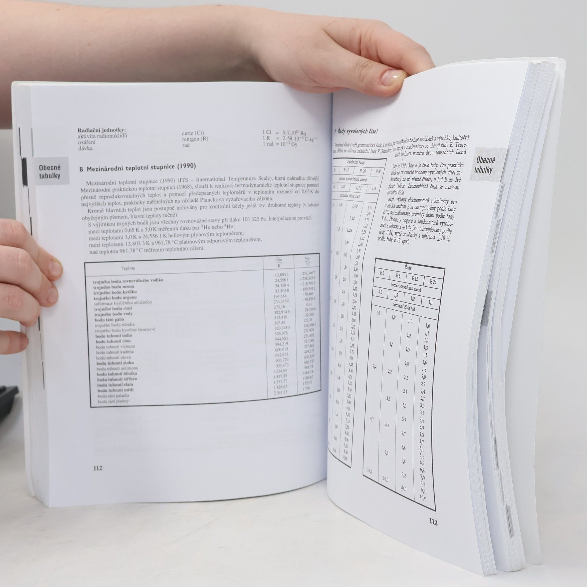 Jiří Mikulčák Matematické, fyzikální a chemické tabulky pro střední školy