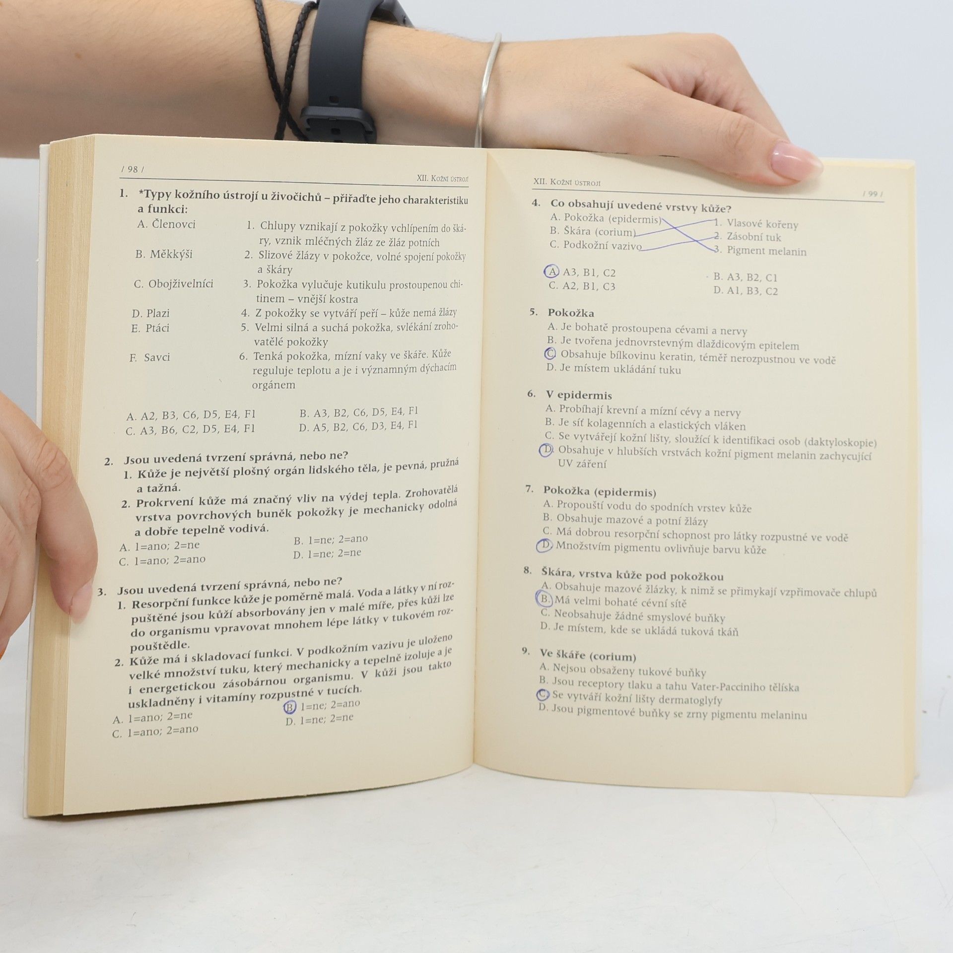 Vlastimila Chalupová-Karlovská Somatologie. Anatomie a fyziologie člověka. 630 testových otázek a odpovědí