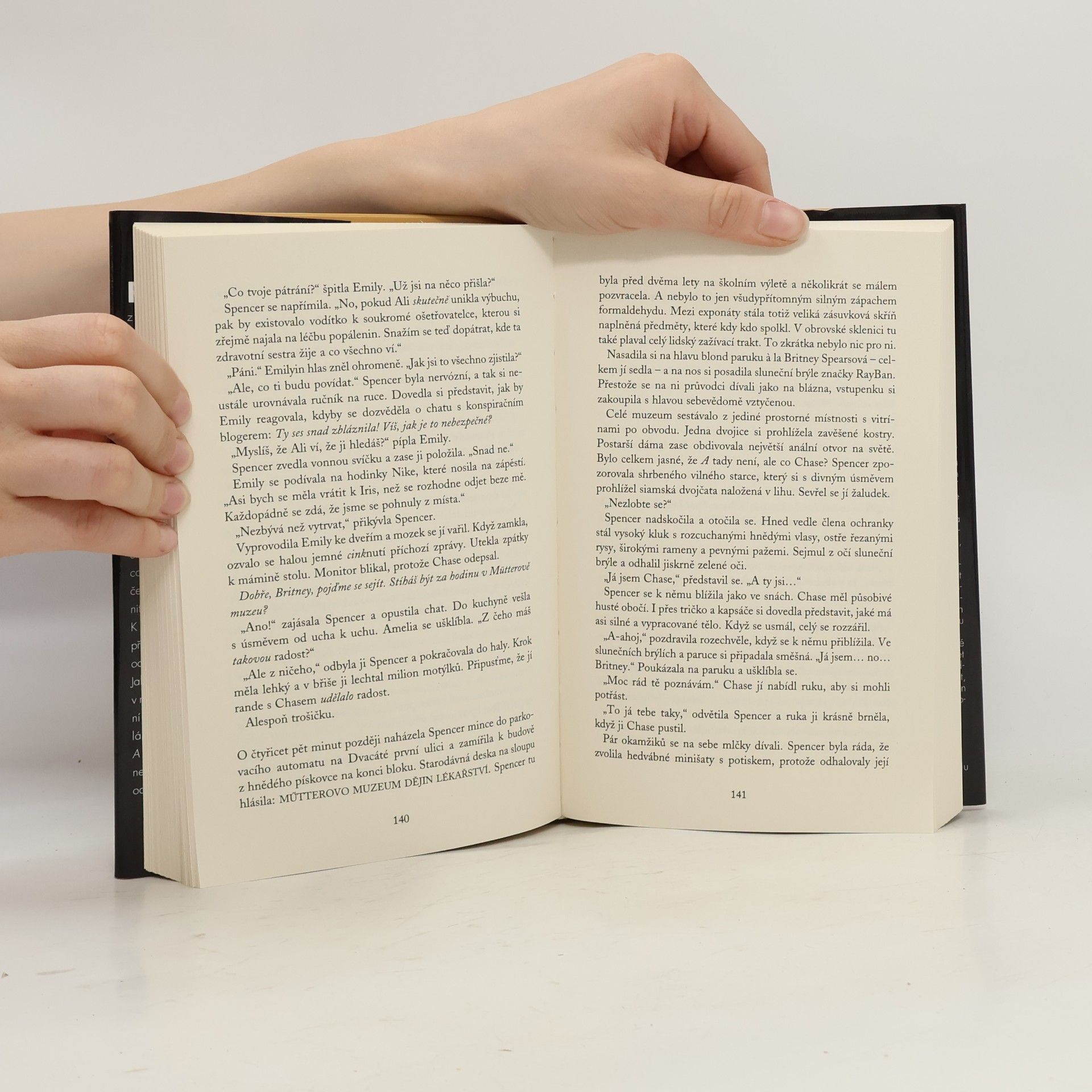 Sara Shepard Roztomilé malé lhářky. Poblázněné