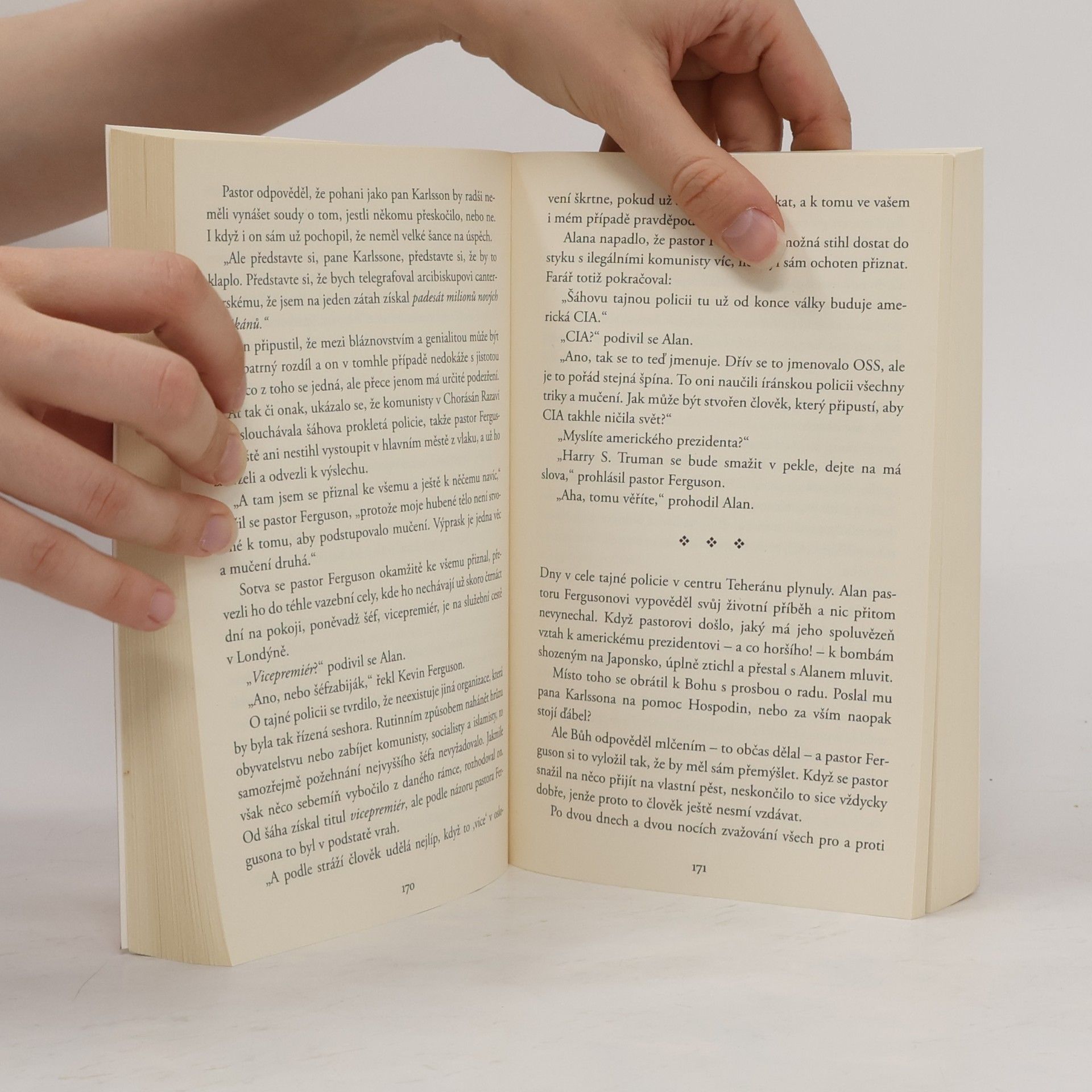 Jonas Jonasson Stoletý stařík, který vylezl z okna a zmizel