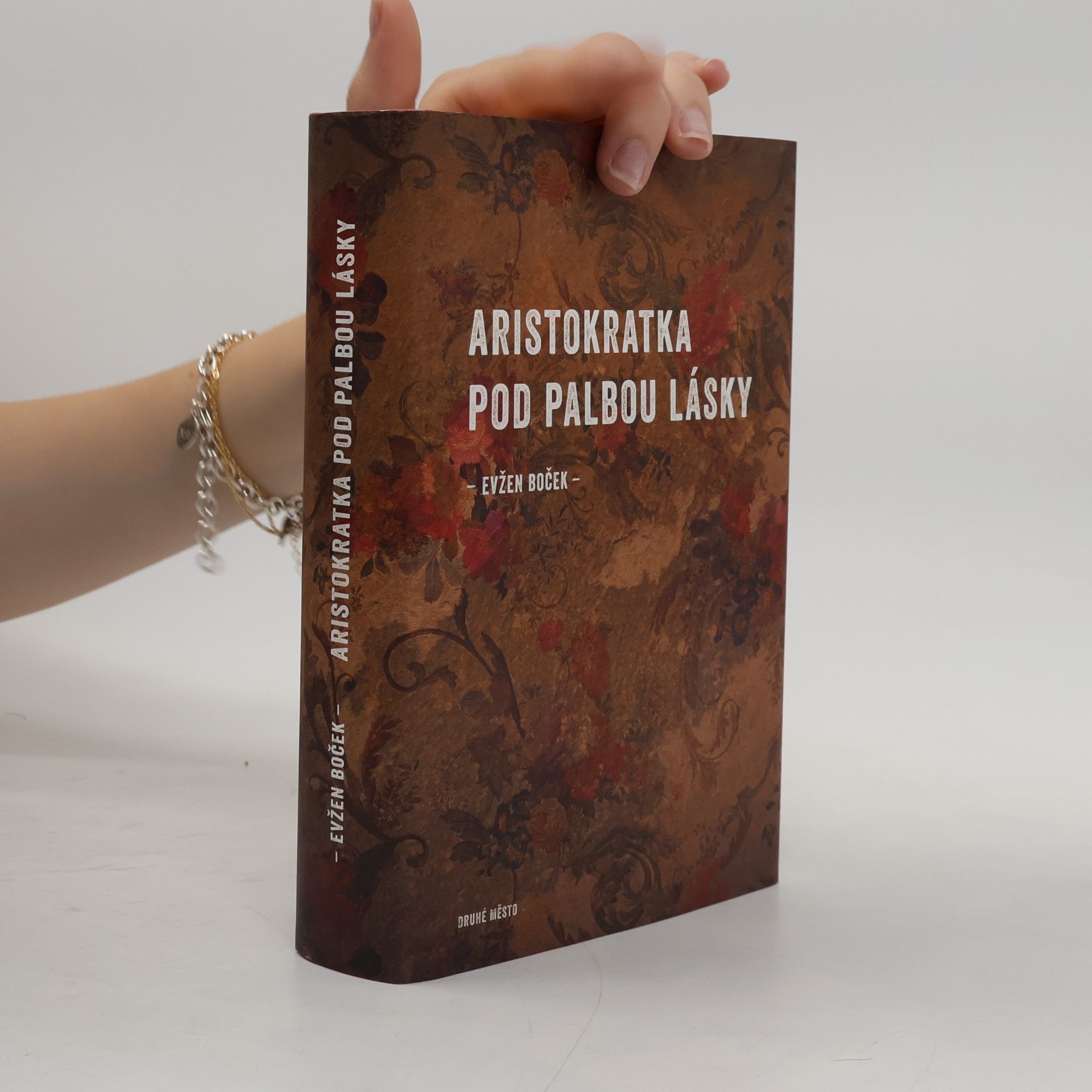 Evžen Boček Aristokratka pod palbou lásky