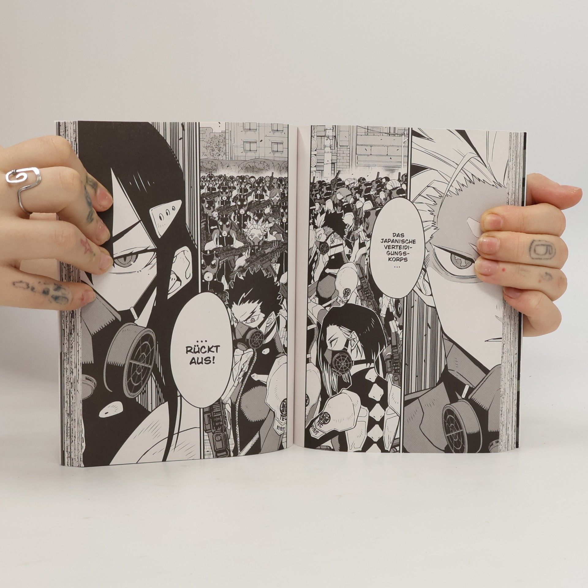 Naoja Macumoto Kaiju No. 8 - Band 9