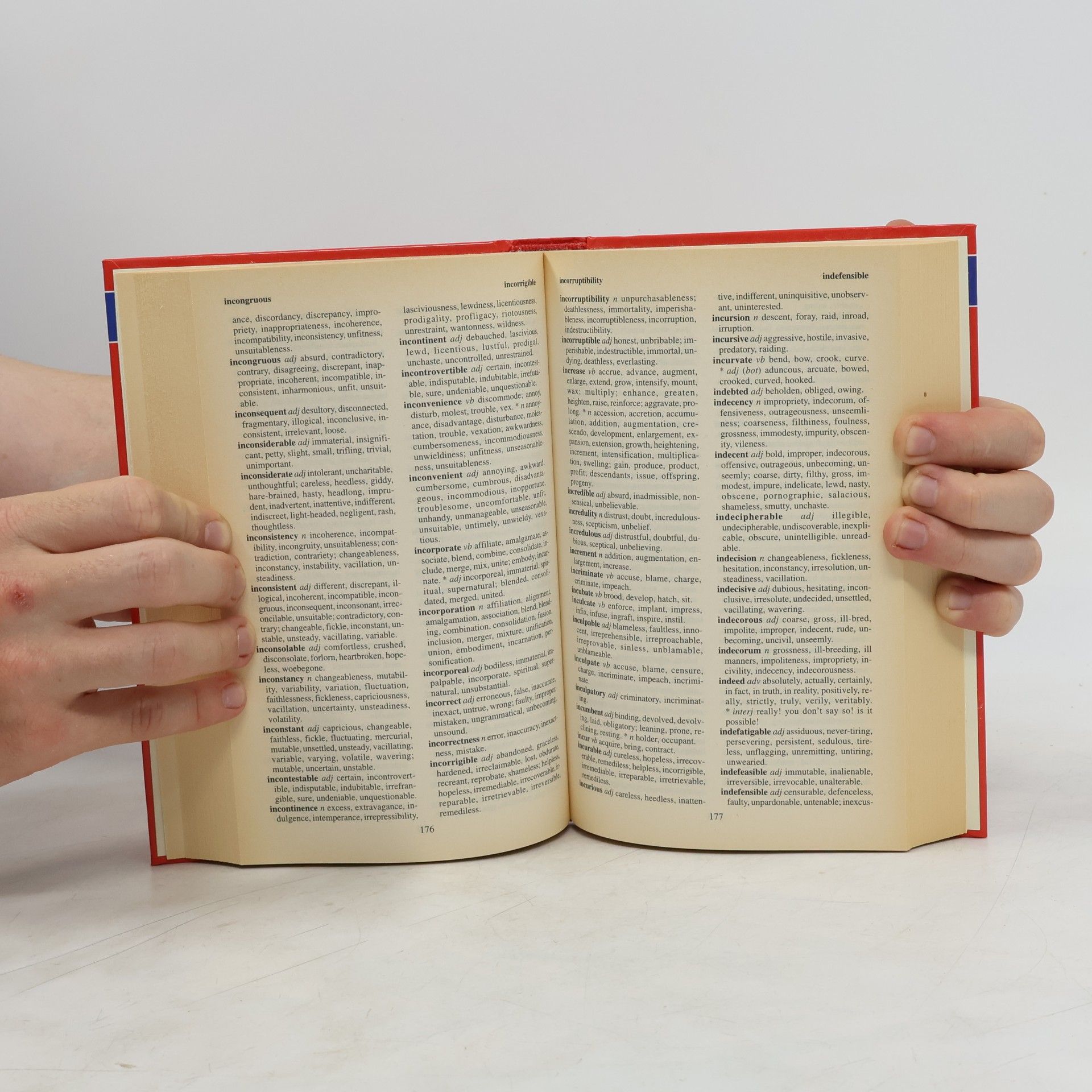 Autorenkollektiv English Thesaurus - anglický synonymický slovník