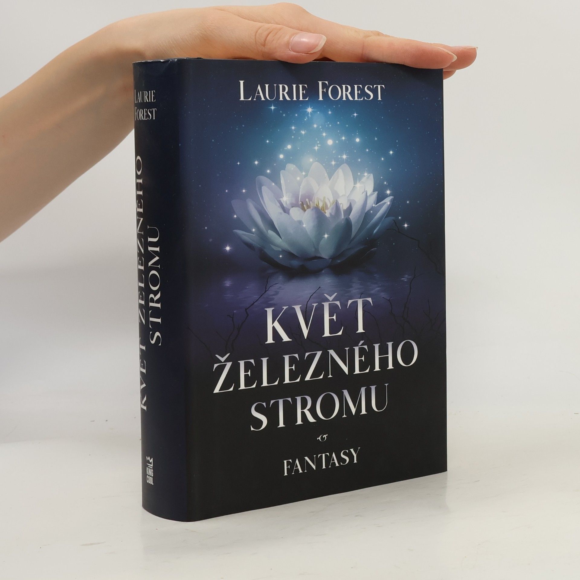 Laurie Forest Květ železného stromu