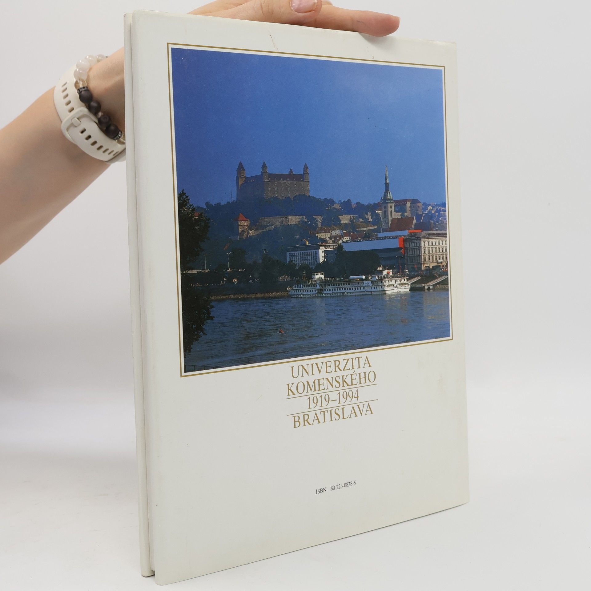 Júlia Hautová Univerzita Komenského 1919-1994. Bratislava