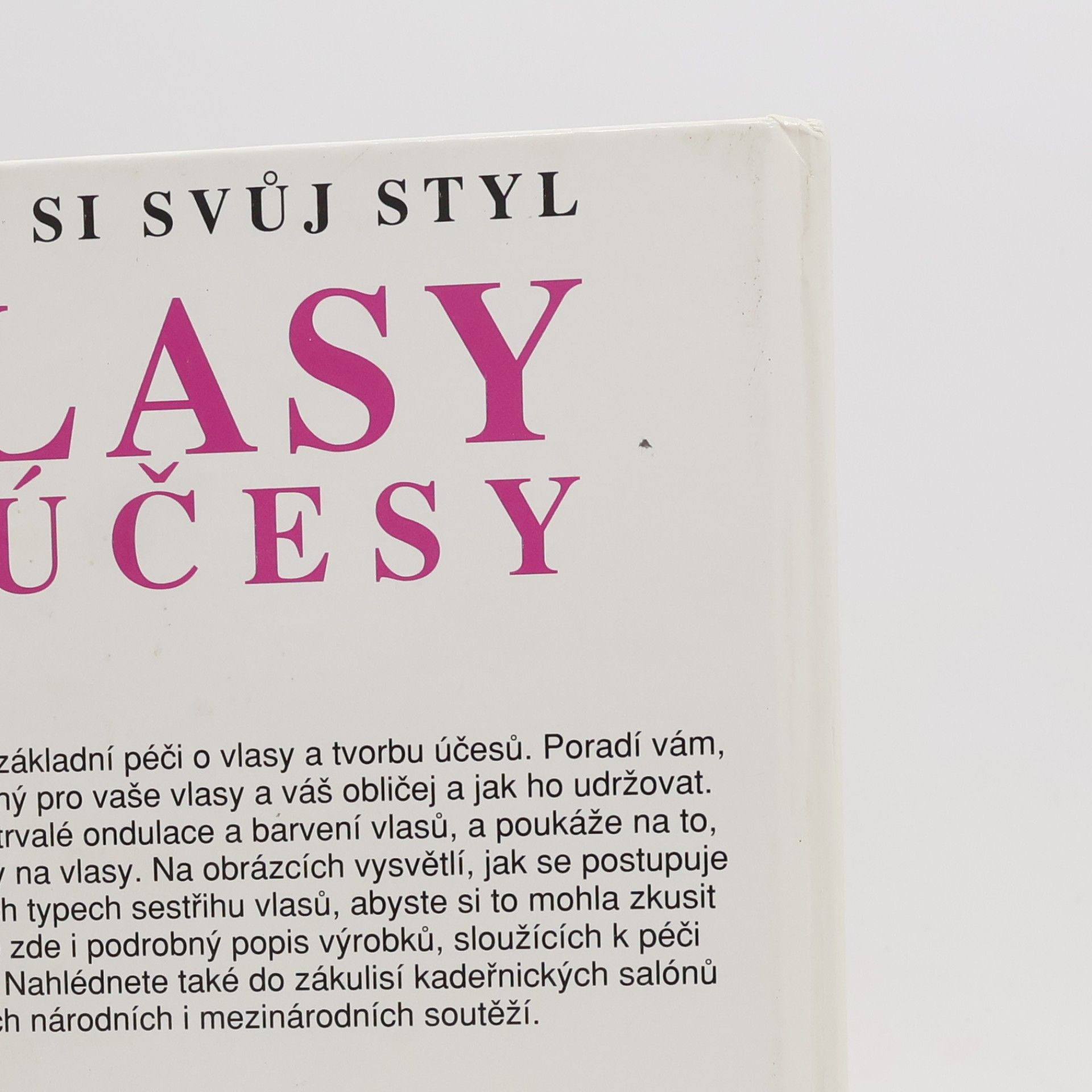 Paula Wood Vlasy a účesy