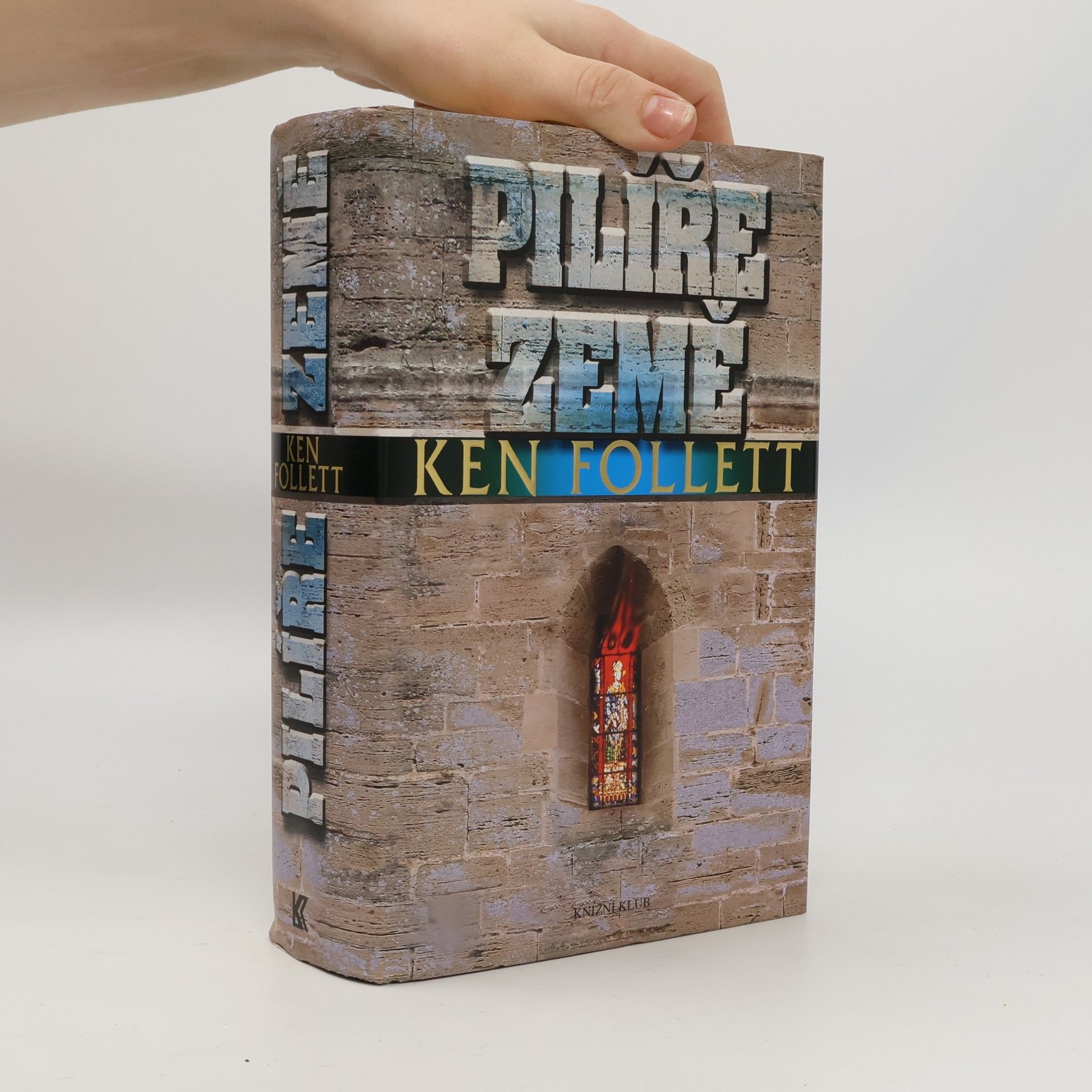 Ken Follett Pilíře země