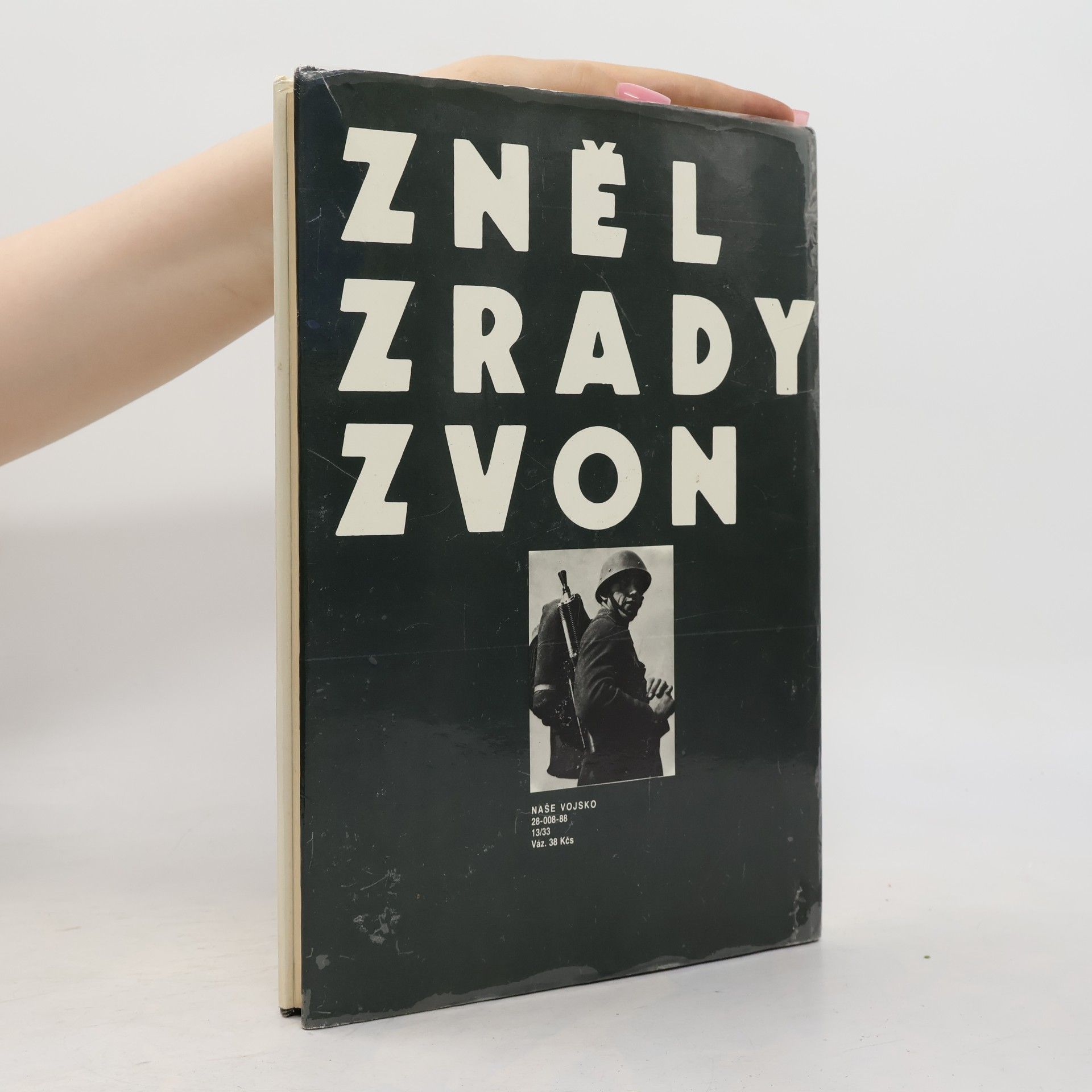 Miroslav Honzík Zněl zrady zvon