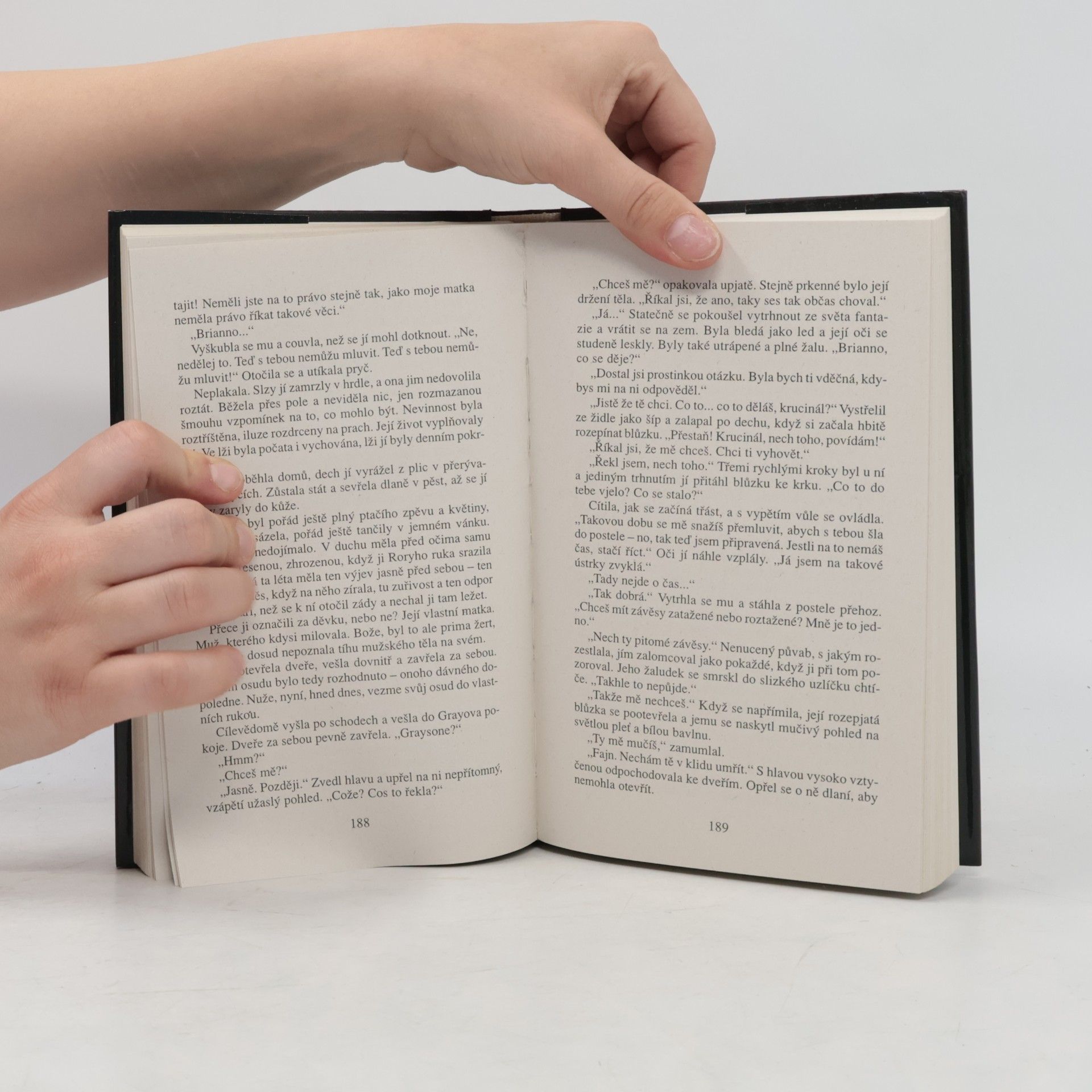Nora Roberts Zrozená z ledu