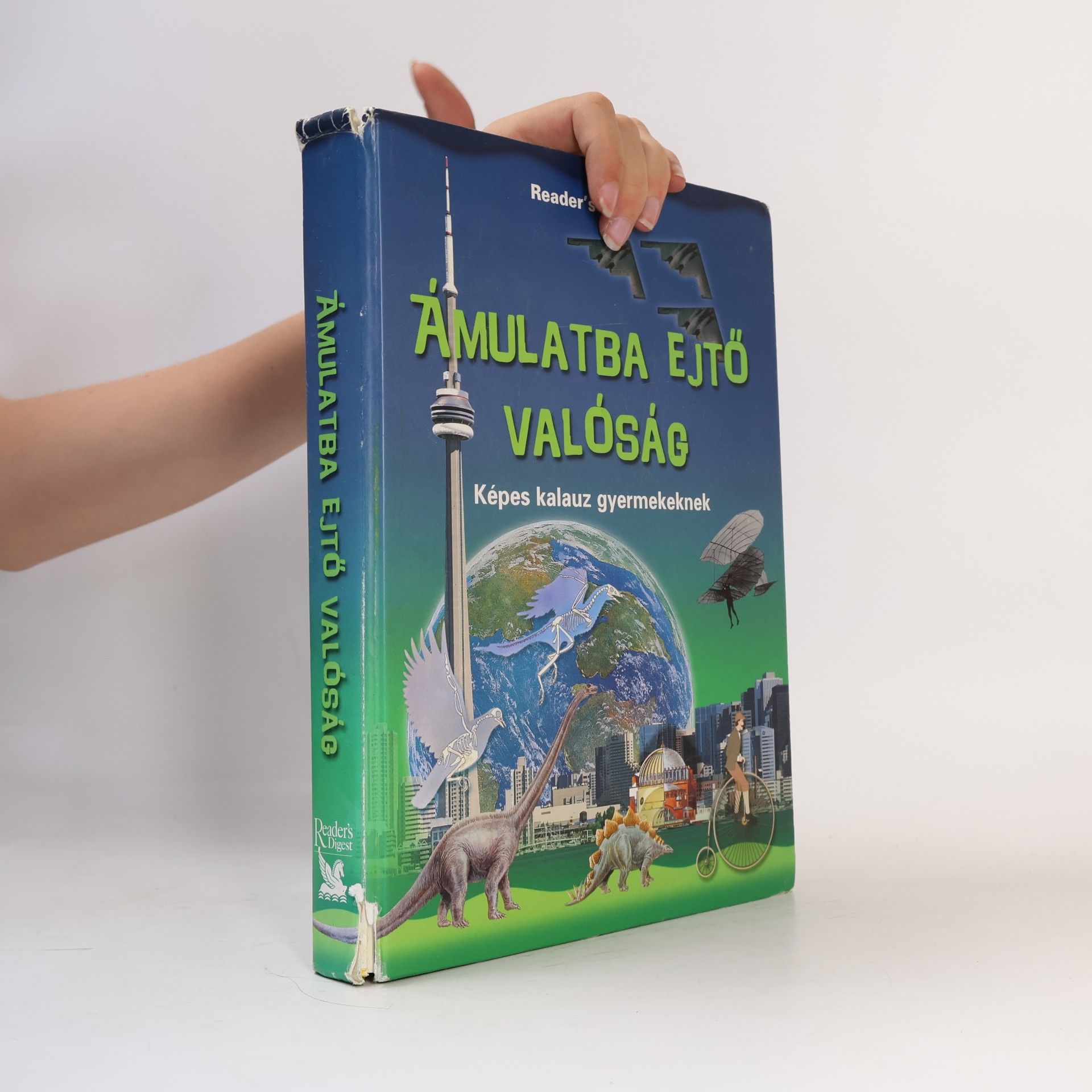 Autorenkollektiv Ámulatba ejtő valóság