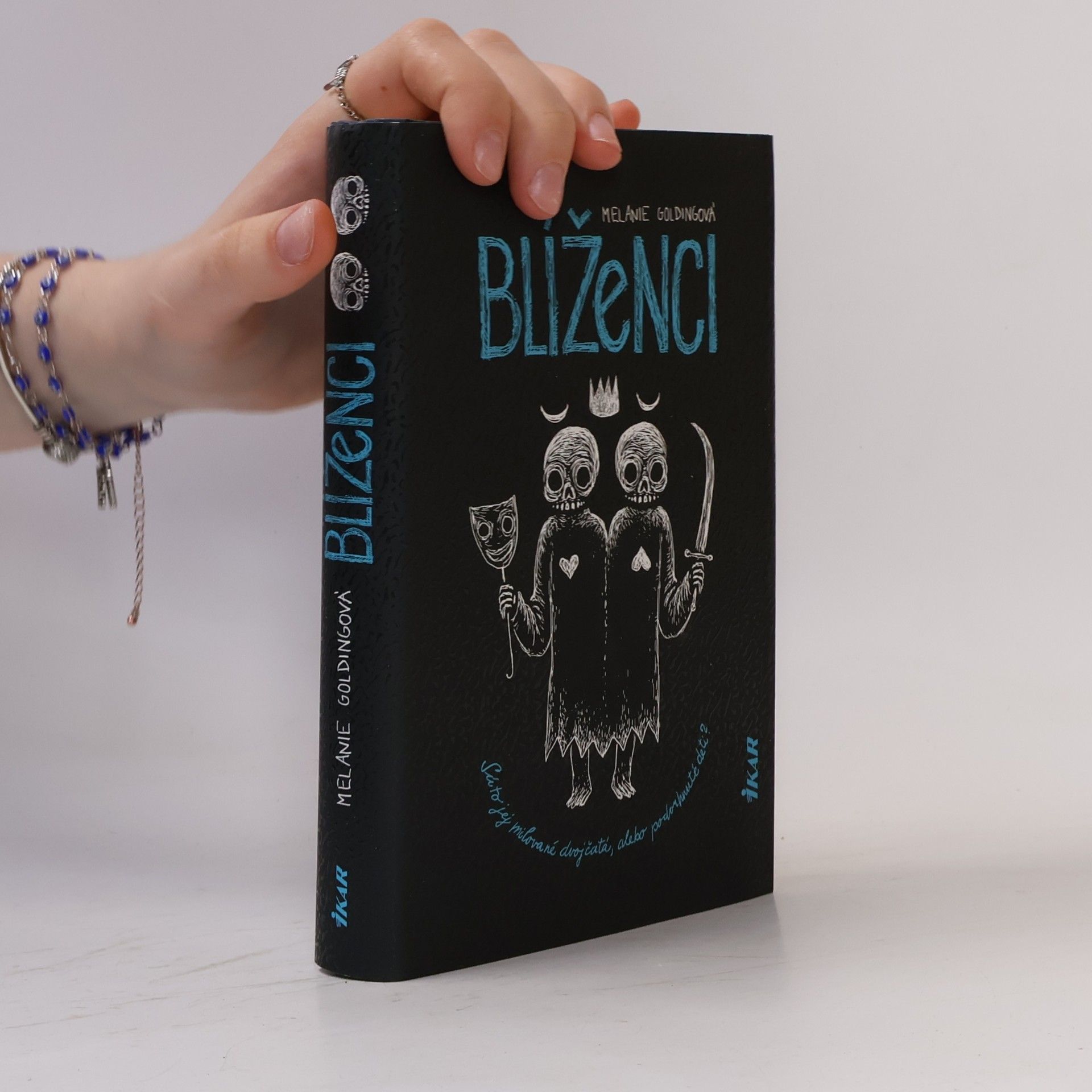 Melanie Golding Blíženci