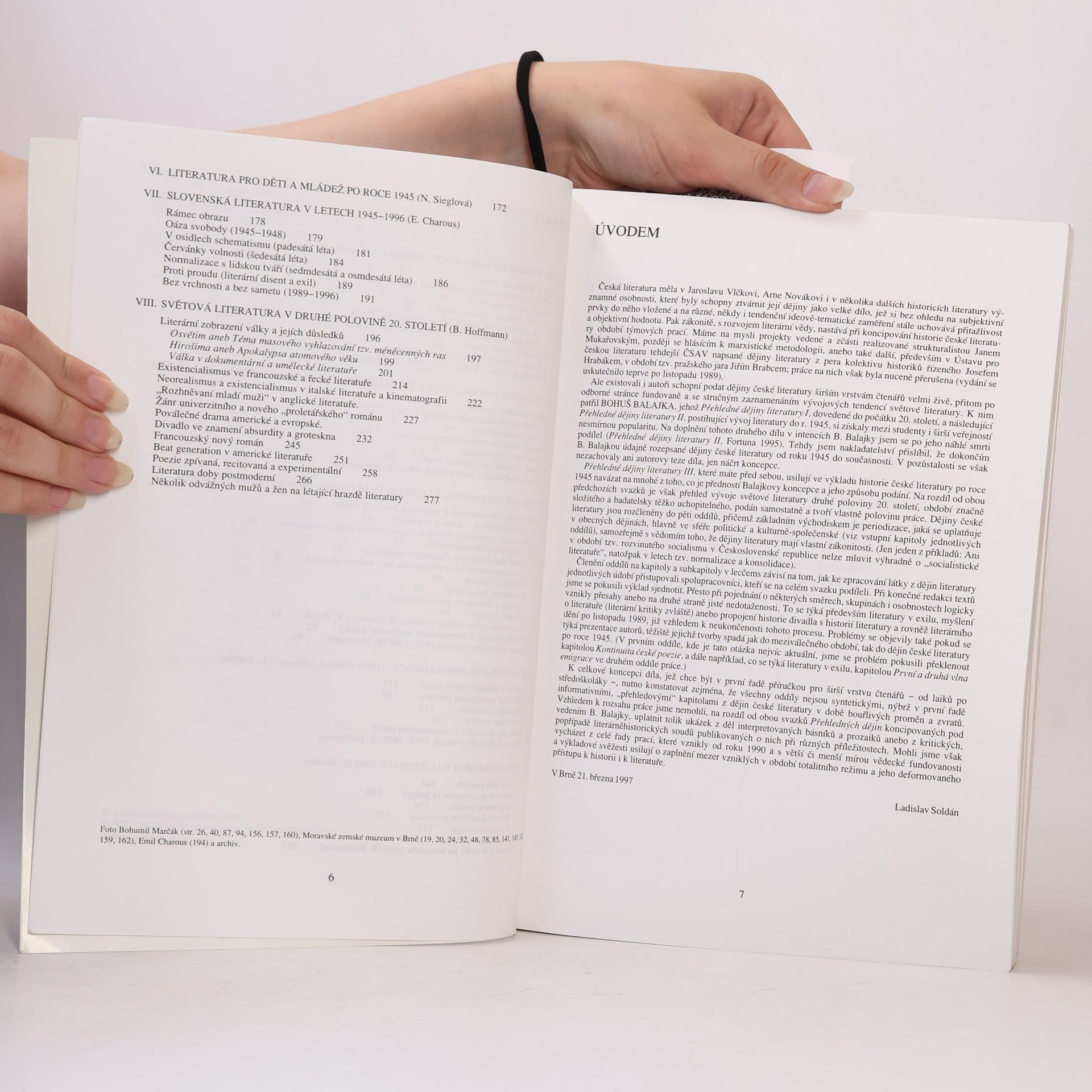 Collectif d'auteurs Přehledné dějiny literatury III. Dějiny české a světové literatury od roku 1945 do současnosti