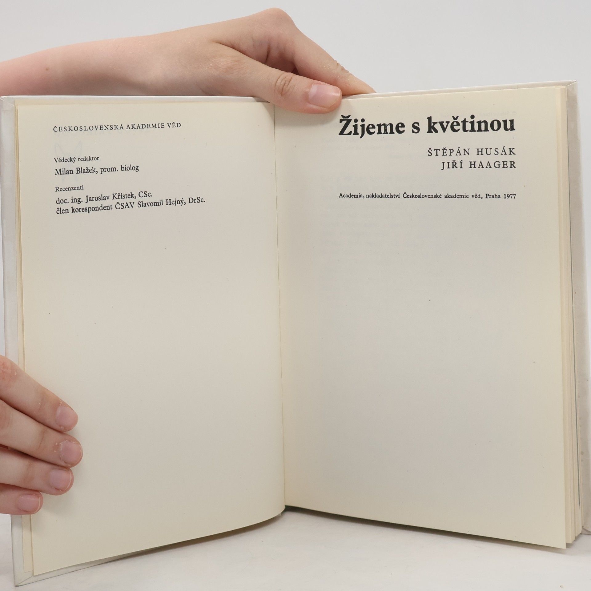 Jiří R. Haager Žijeme s květinou