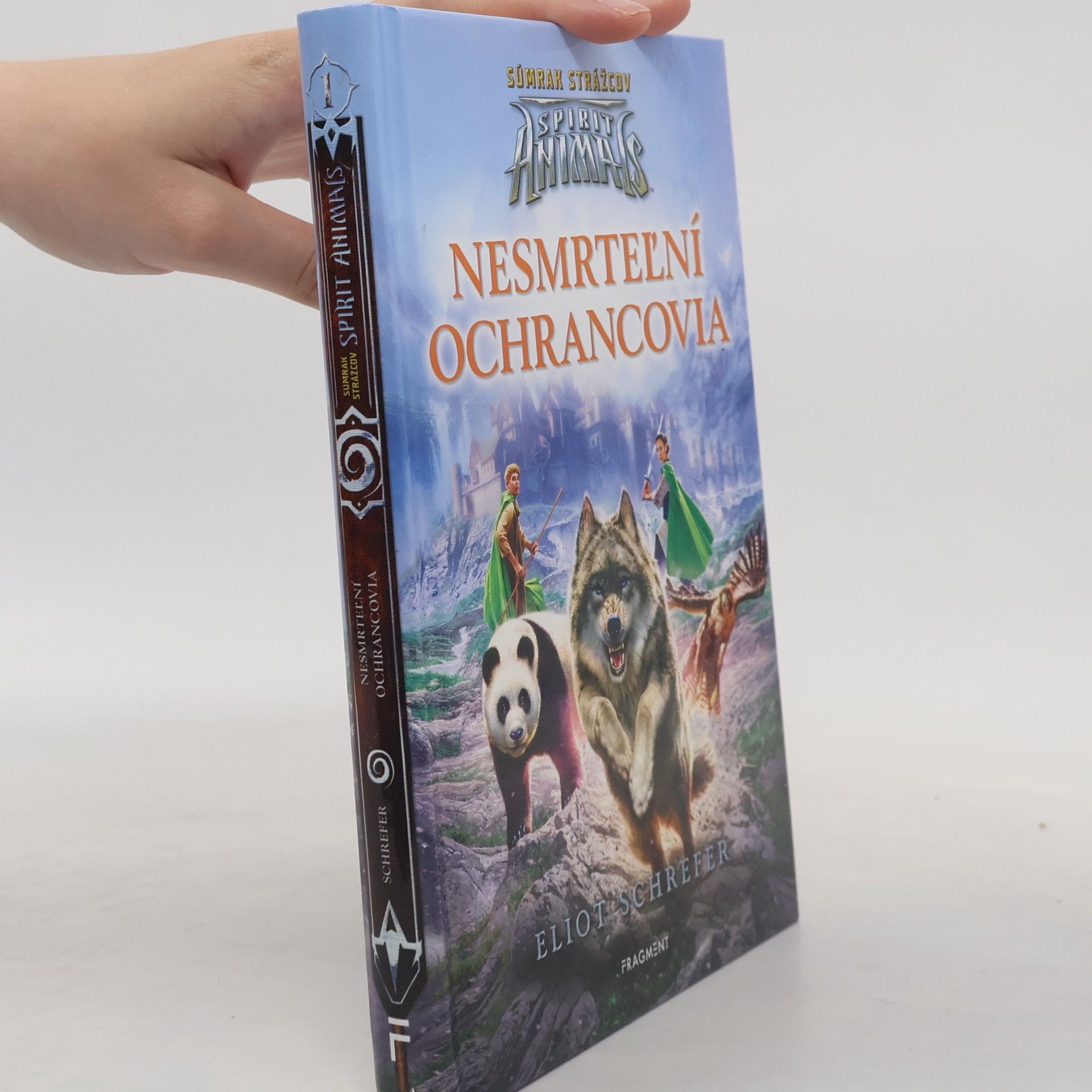 Eliot Schrefer Nesmrteľní ochrancovia