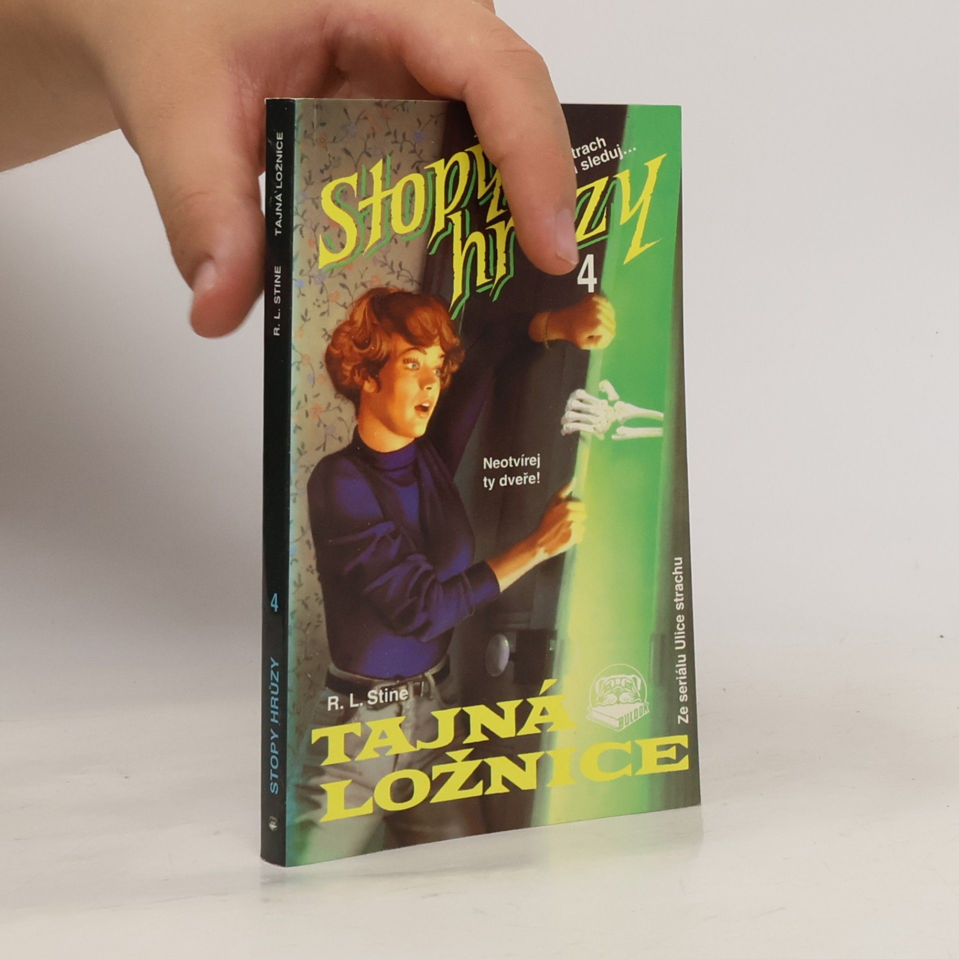 R. L. Stine Tajná ložnice. Stopy hrůzy 4.