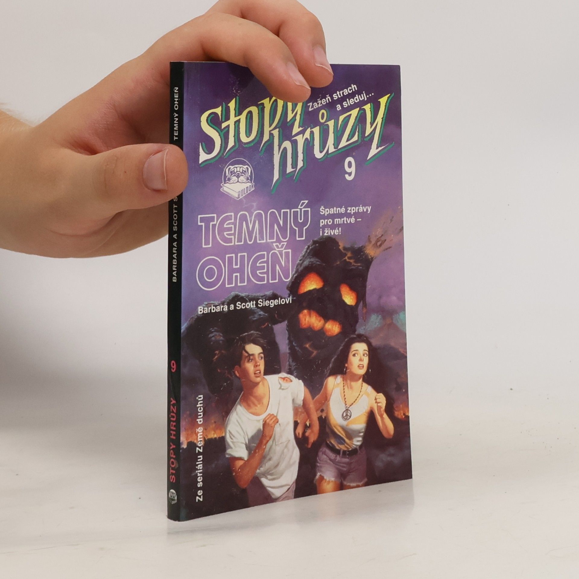 Scott Siegel Stopy hrůzy 9. Temný oheň
