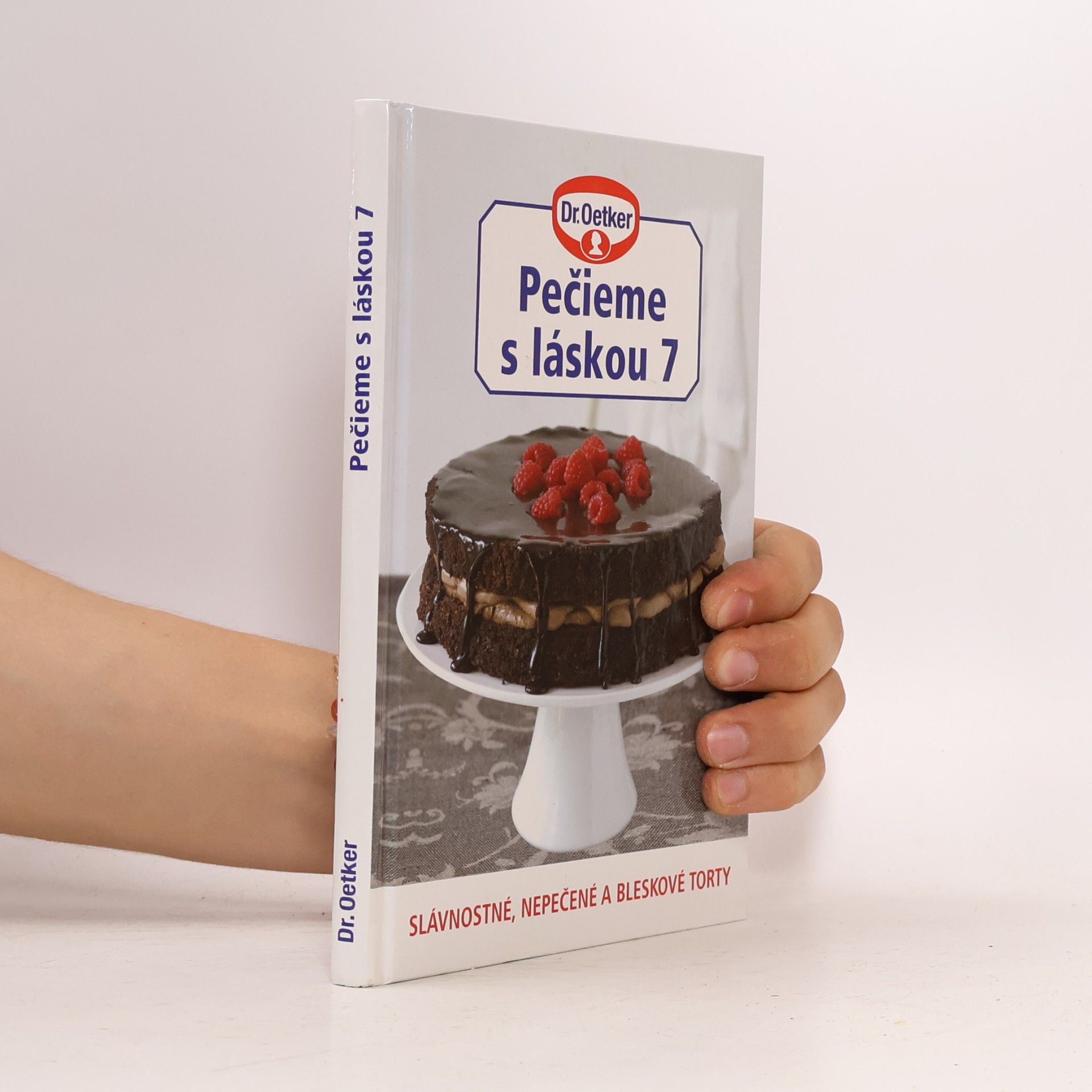 Anna Dvořák Slávnostné, nepečené a bleskové torty