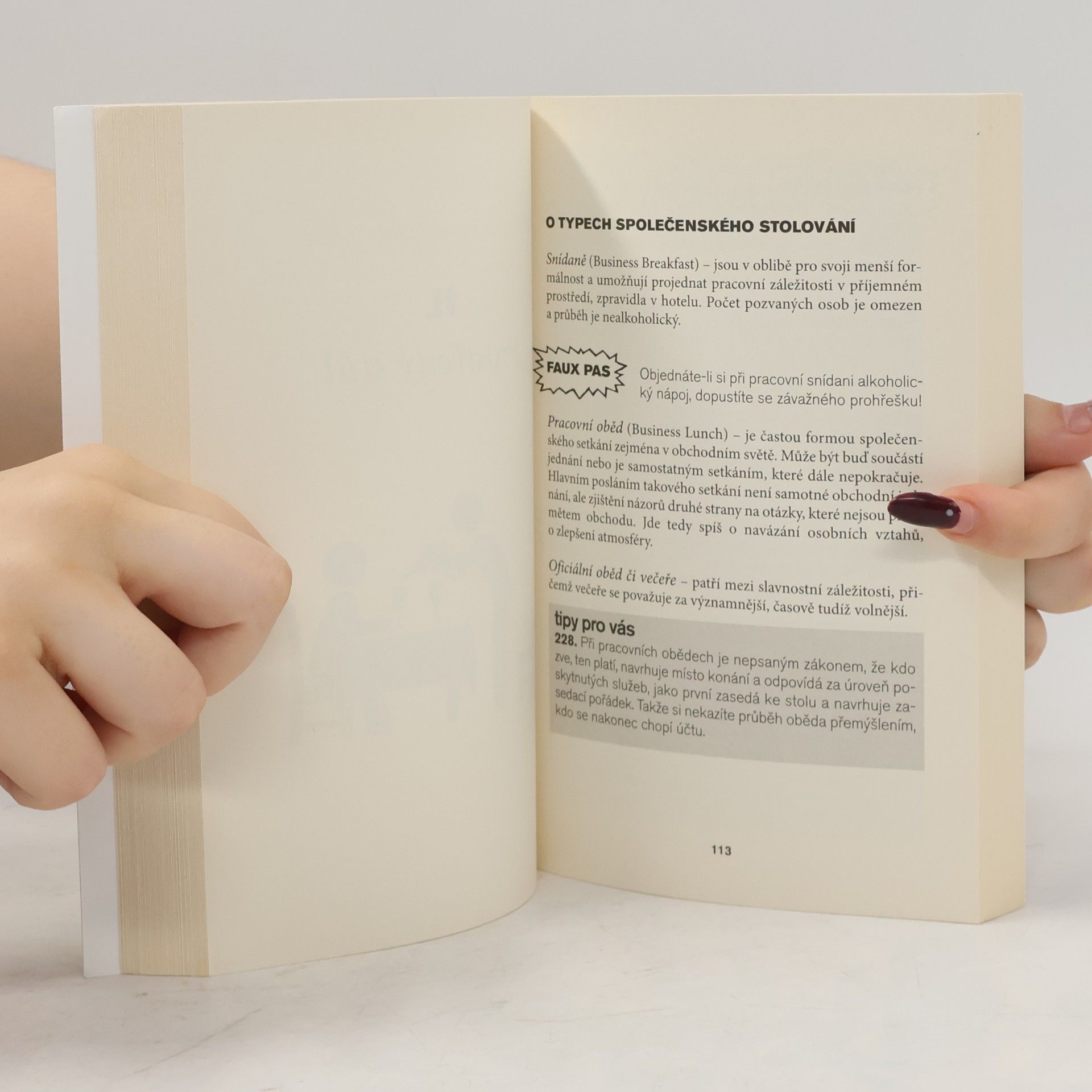 Marie Formáčková Univerzita bontonu. 500 tipů do pohody (i nepohody)