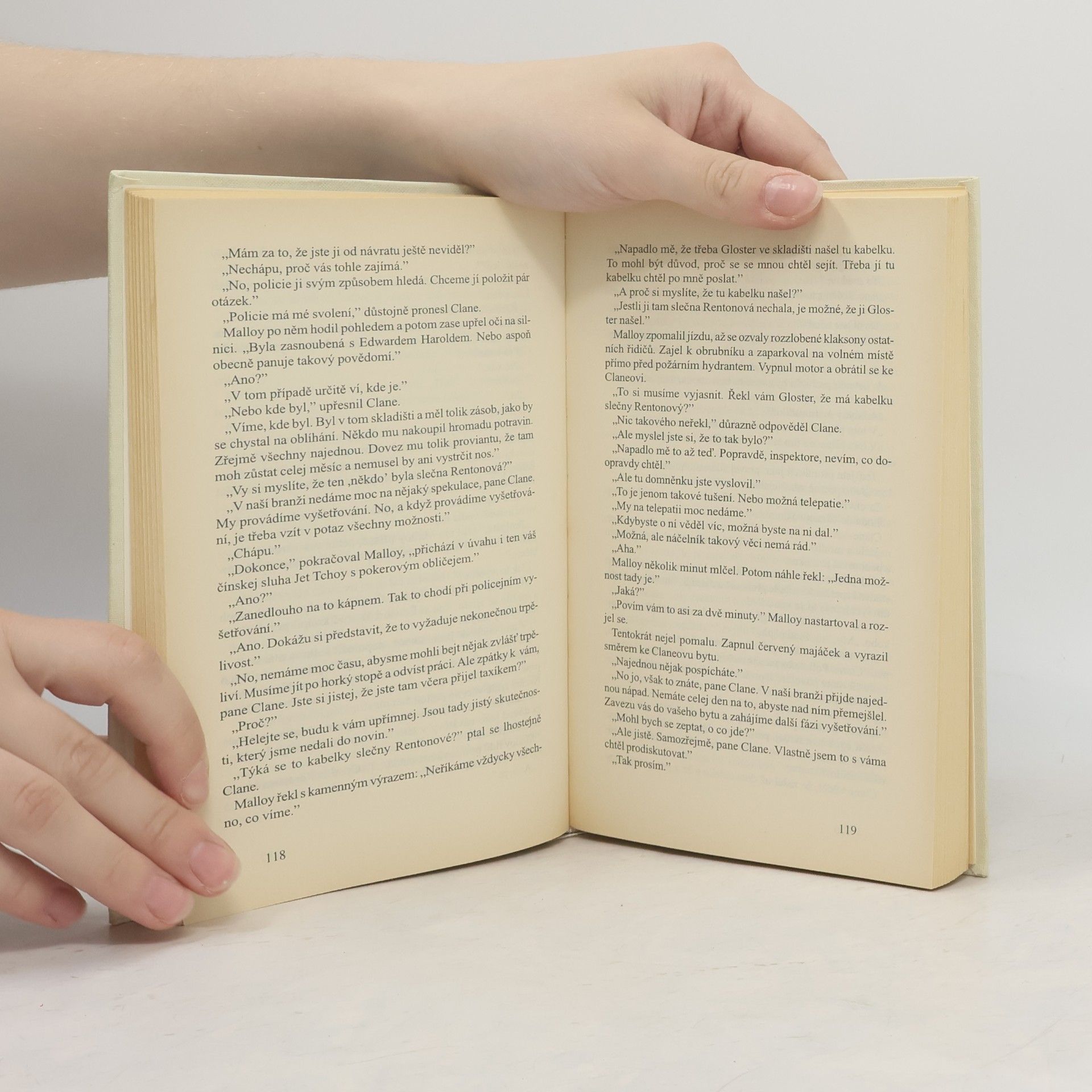 Erle Stanley Gardner Případ couvajícího mezka / Odvážnému štěstí přeje