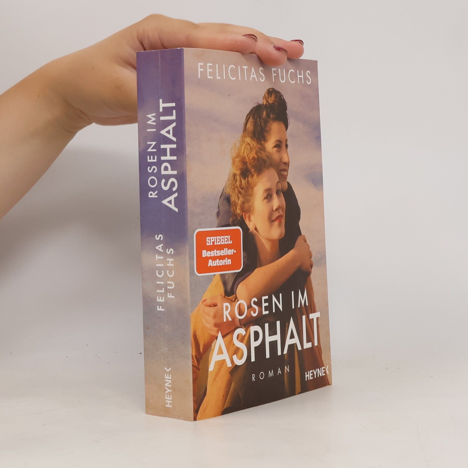 Felicitas Fuchs Rosen im Asphalt