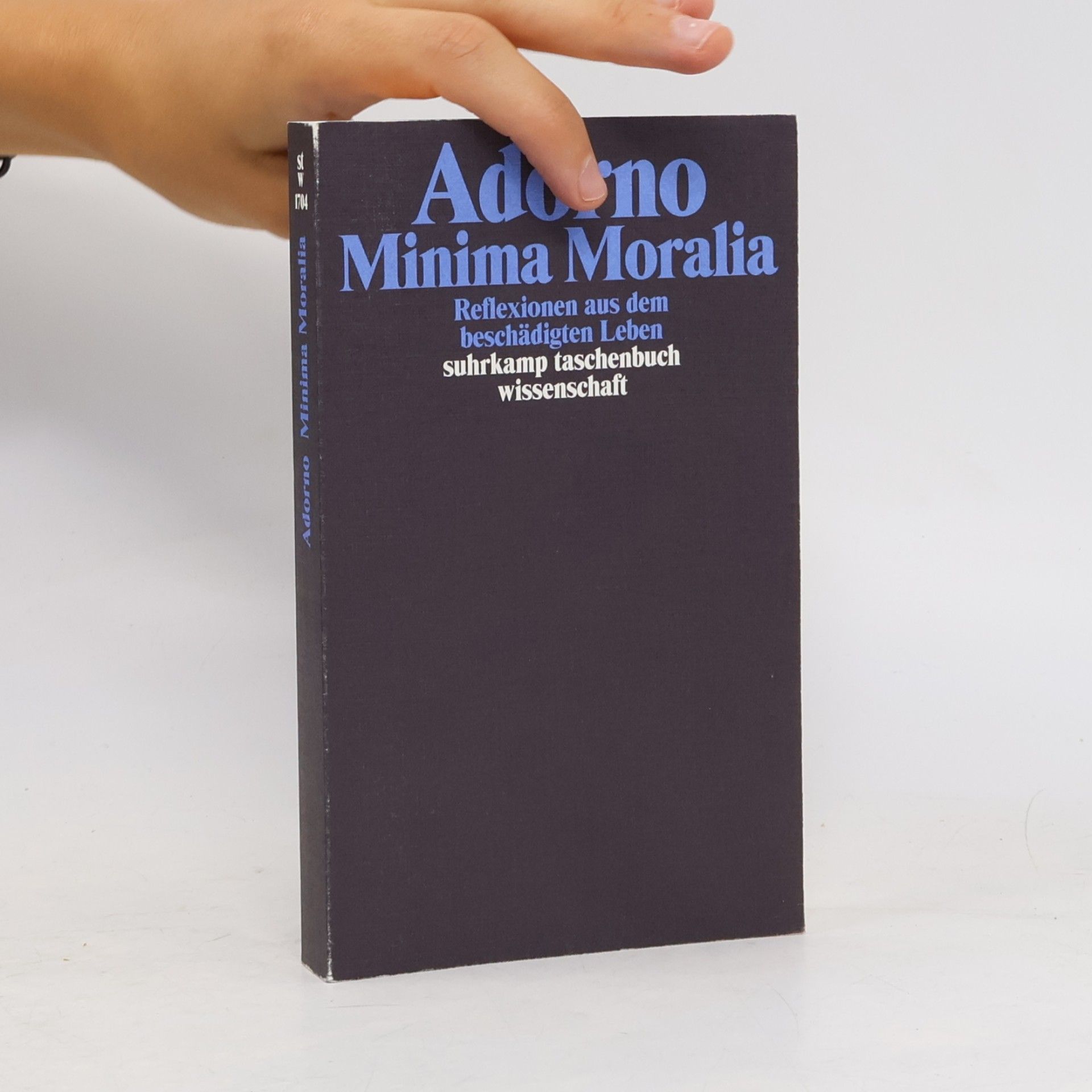 Theodor W. Adorno Minima Moralia